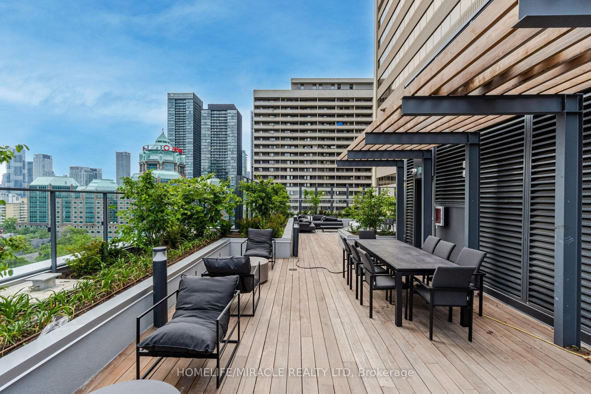 395 Bloor Street Unit 2110 photo 40