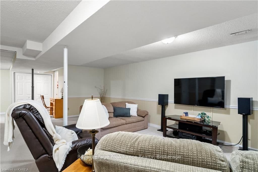 1178 BENTLEY Terrace photo 34