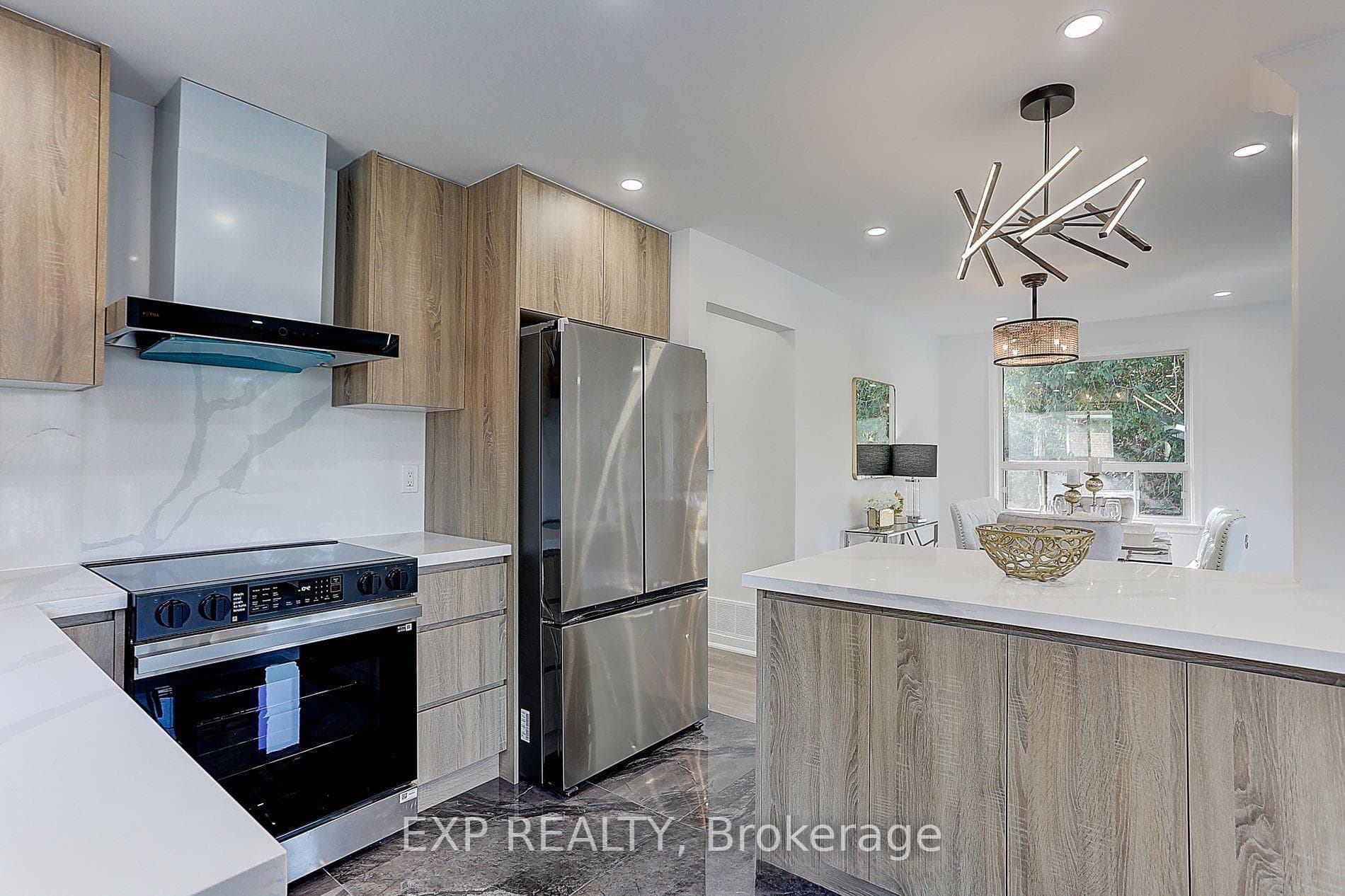 181 Maple Avenue photo 10