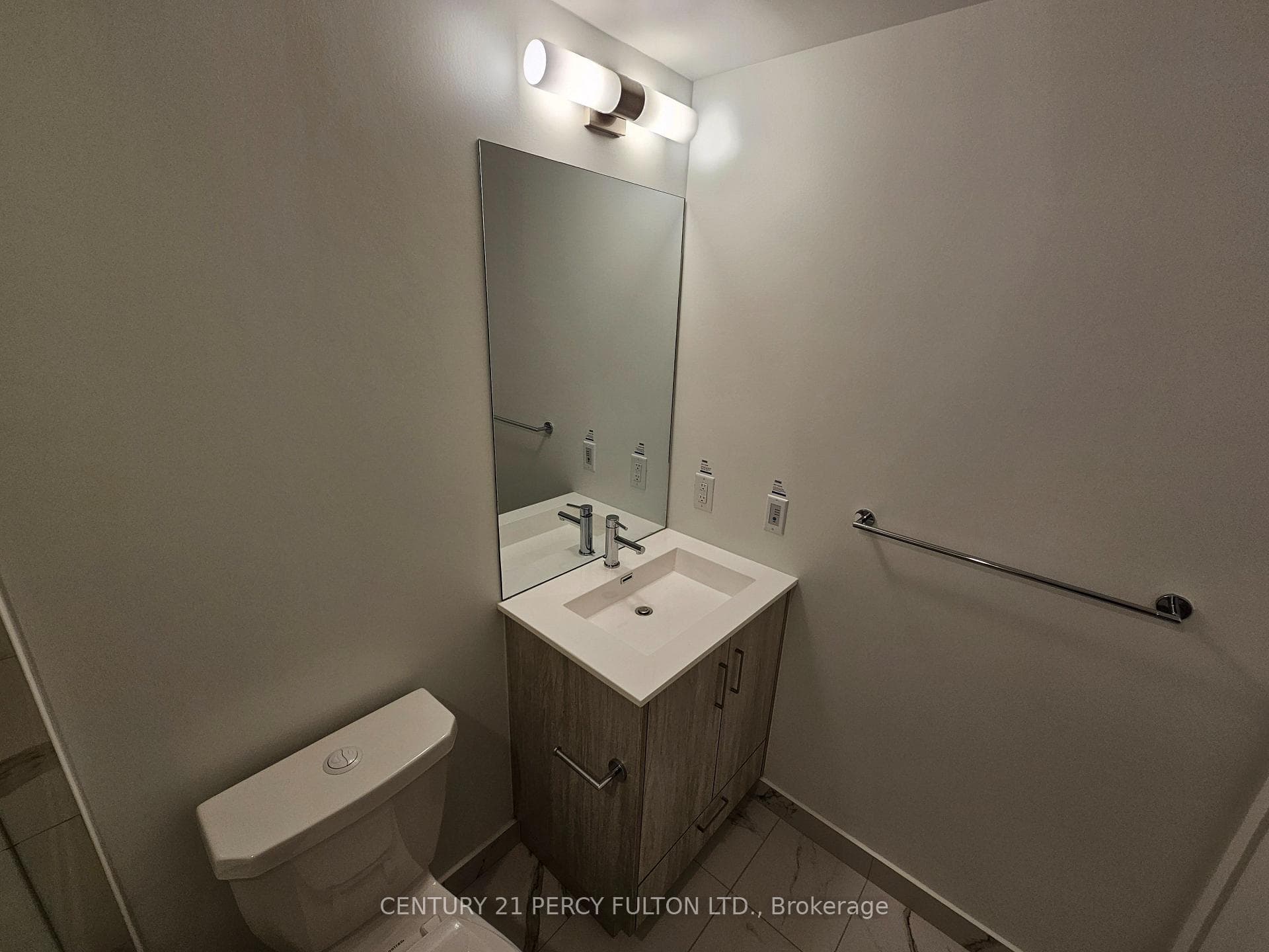 180 Front Street Unit 906 photo 16