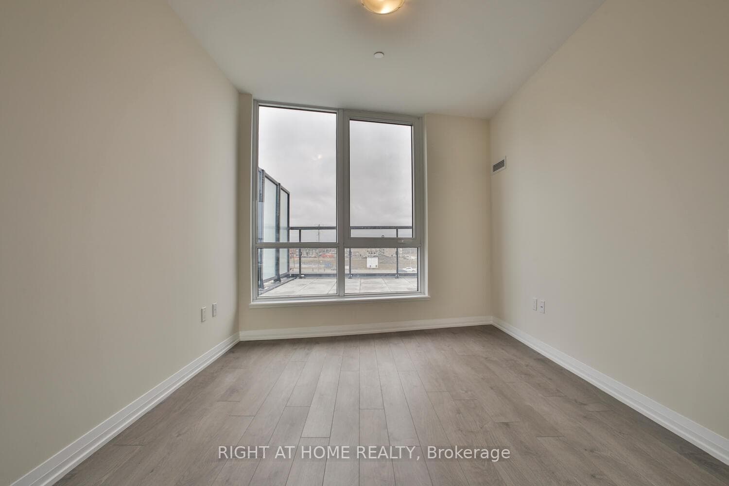 35 Watergarden Drive Unit 312 photo 23