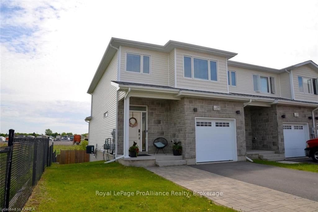 296 HOLDEN Street photo 2