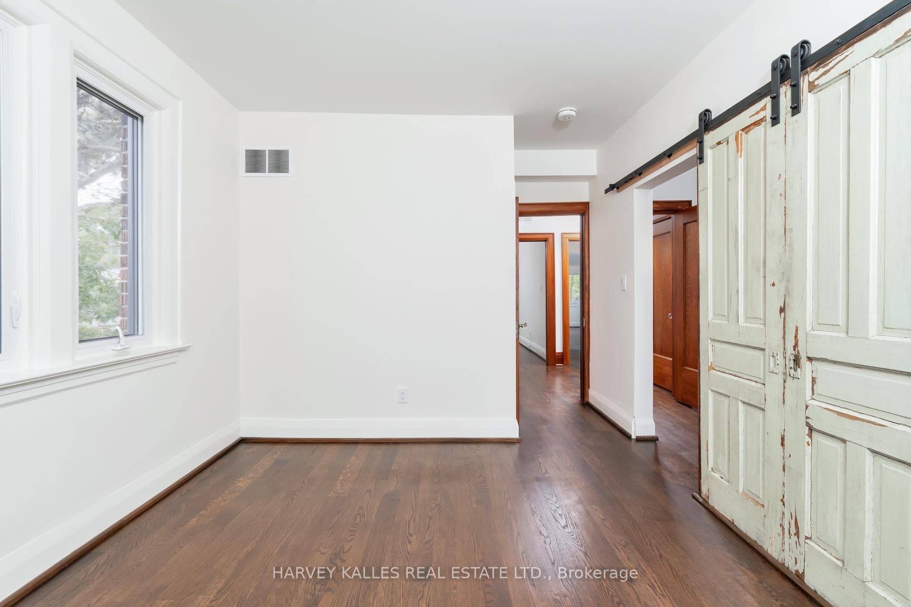 104 Lauder Avenue photo 26