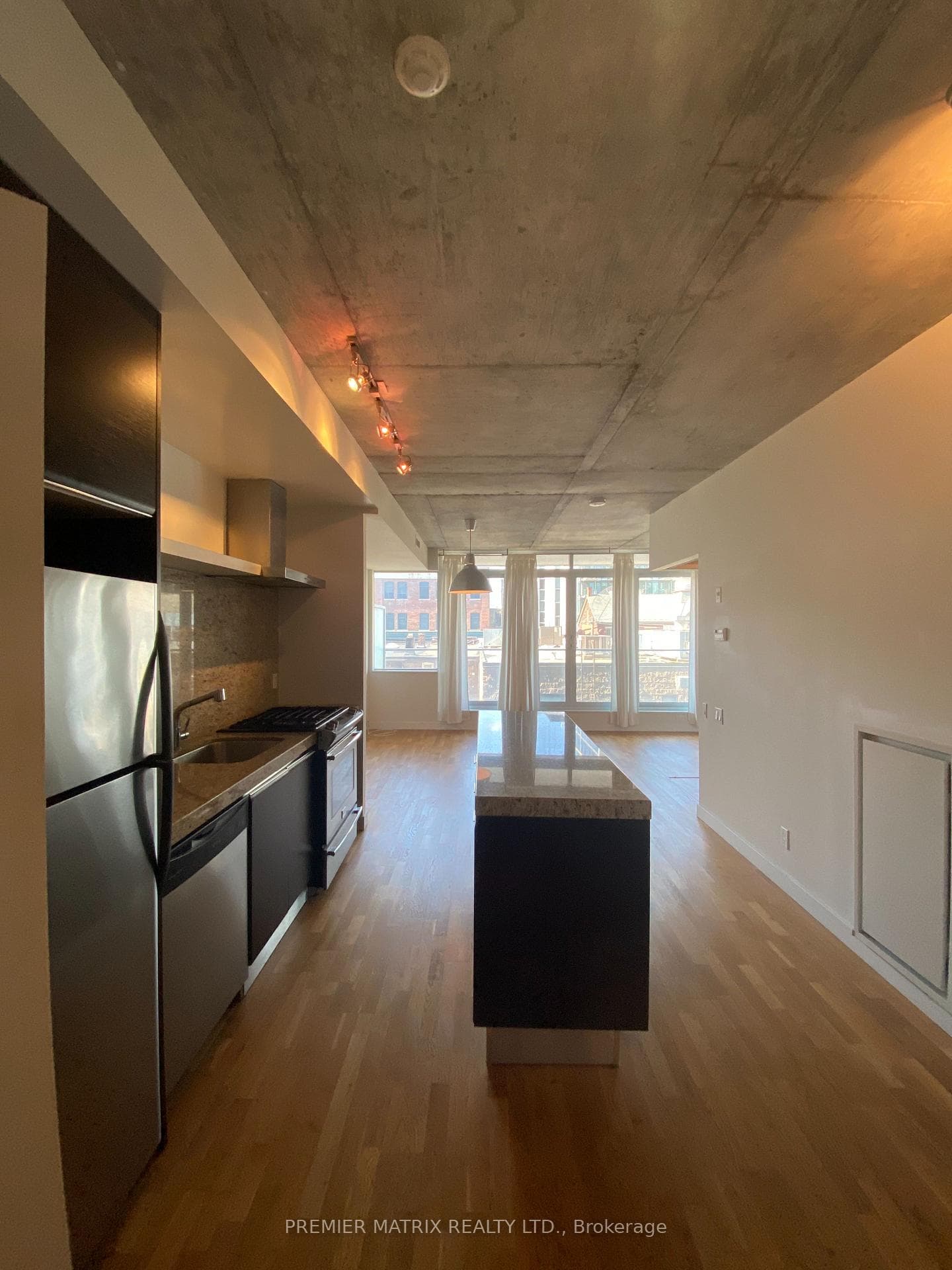 75 Portland Street Unit 514 photo 1