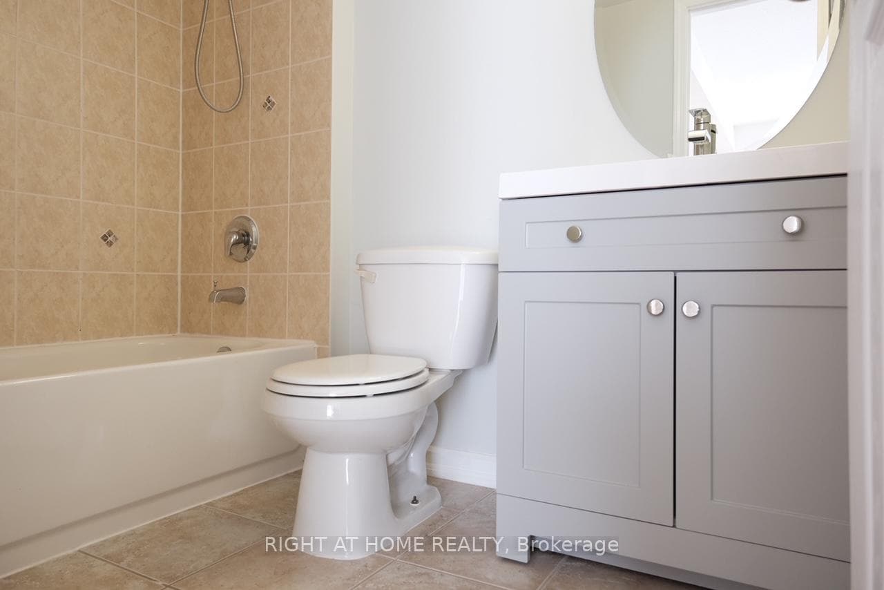 112 Louisbourg Way photo 27