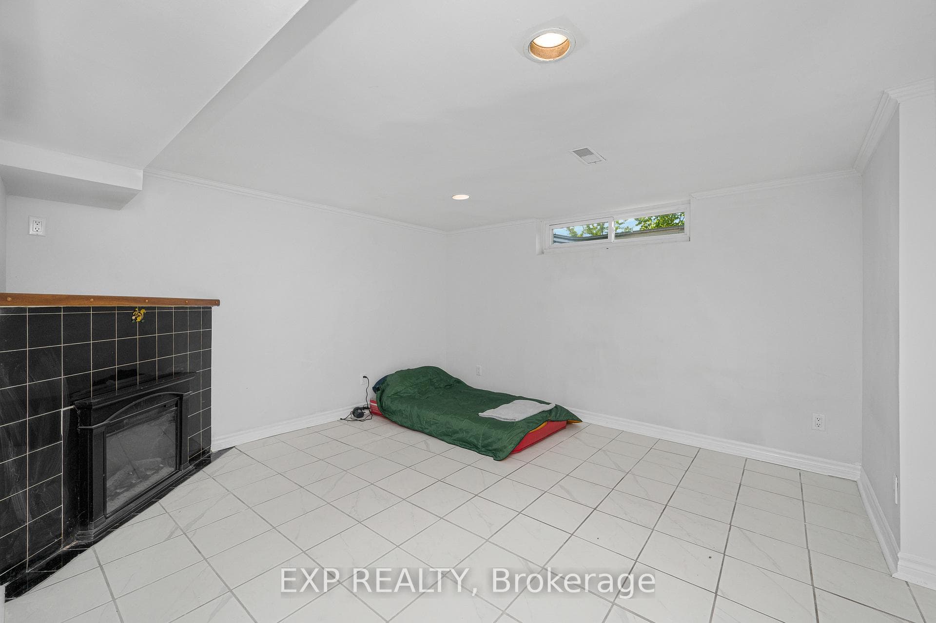 132 Heslop Road photo 33