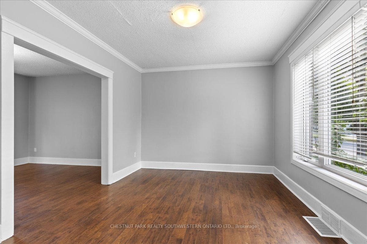 12 Onward Avenue photo 36