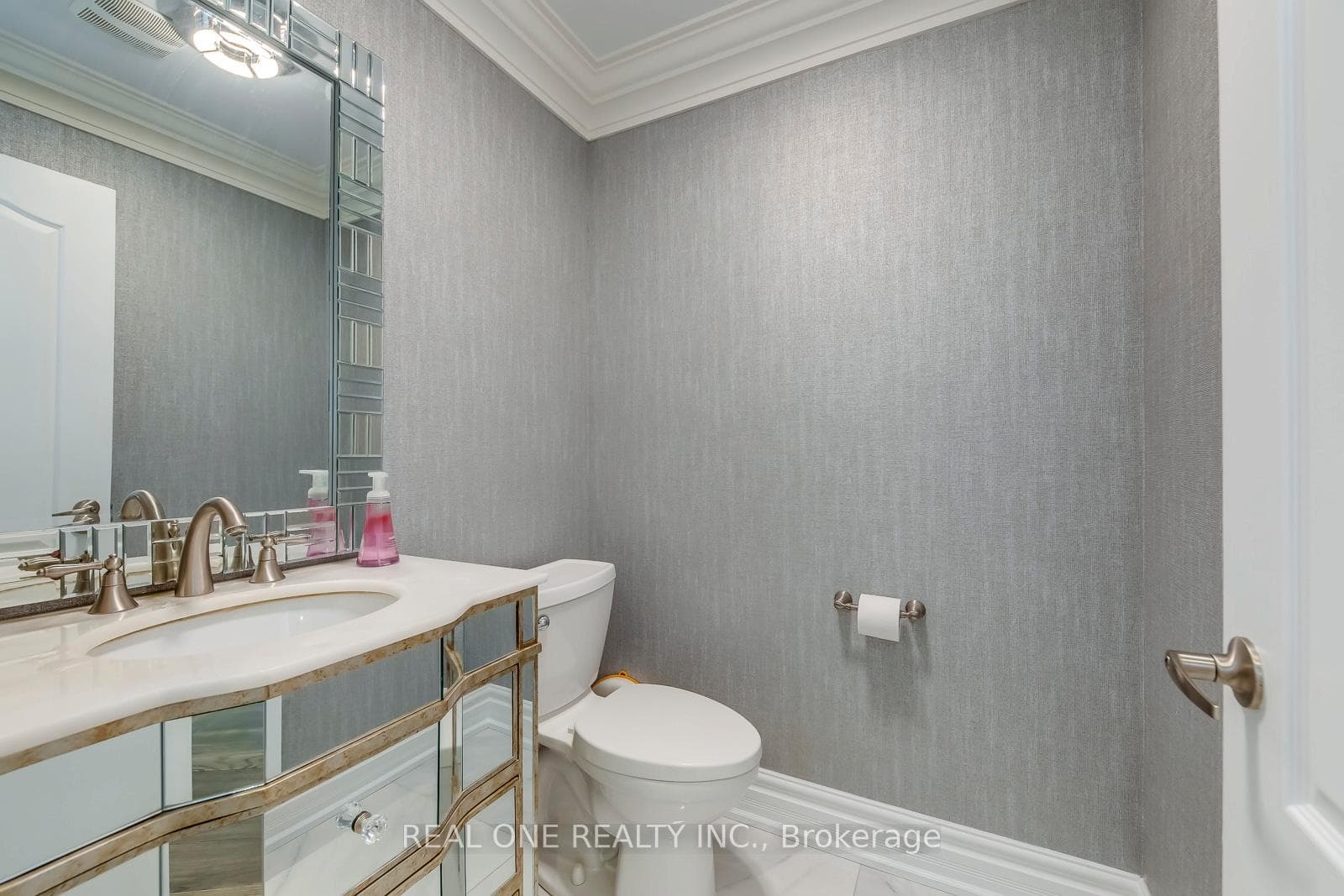 2439 Sylvia Drive photo 17