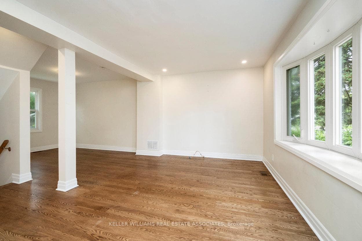 10 Joseph Street photo 12