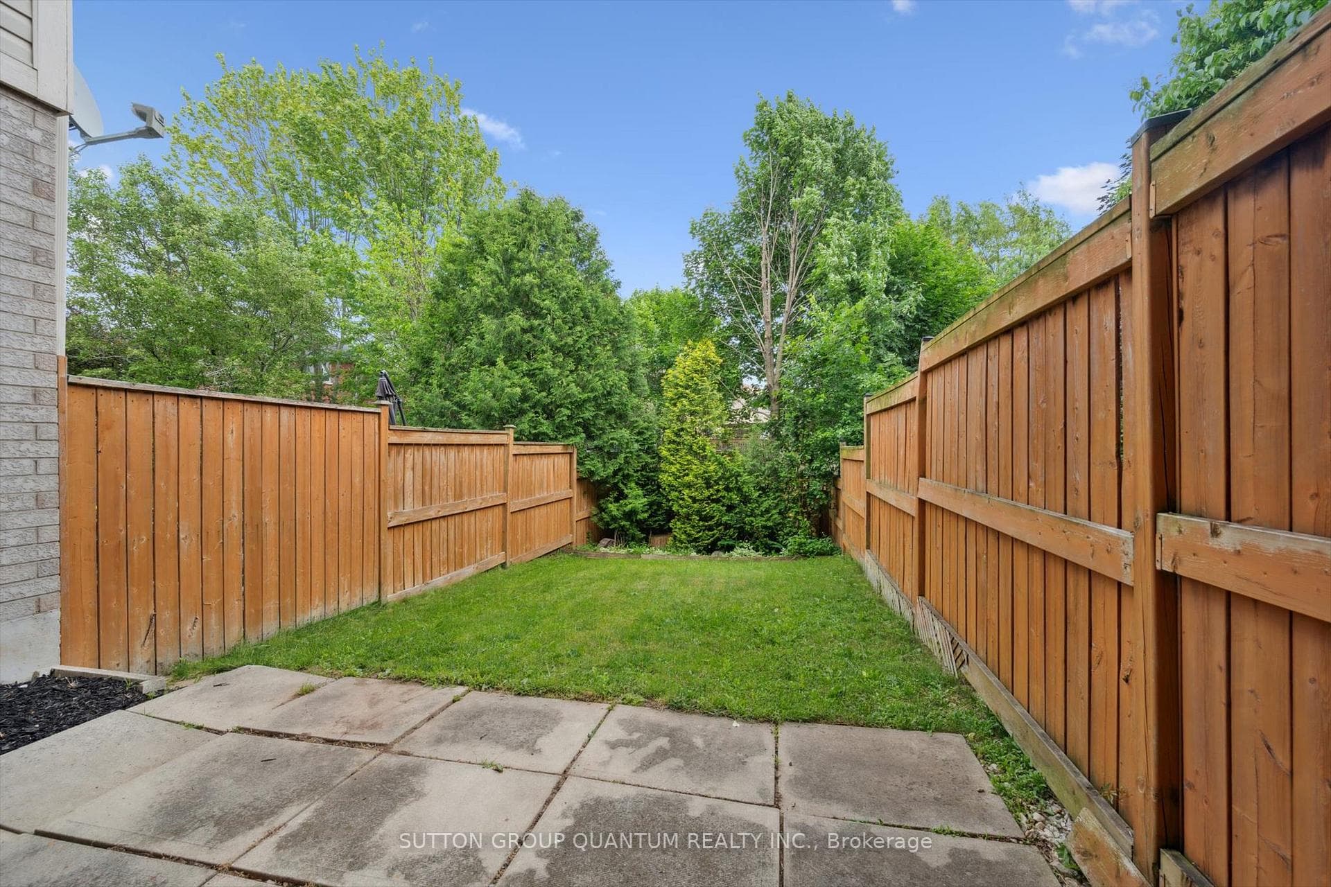 2078 Glenhampton Road photo 22