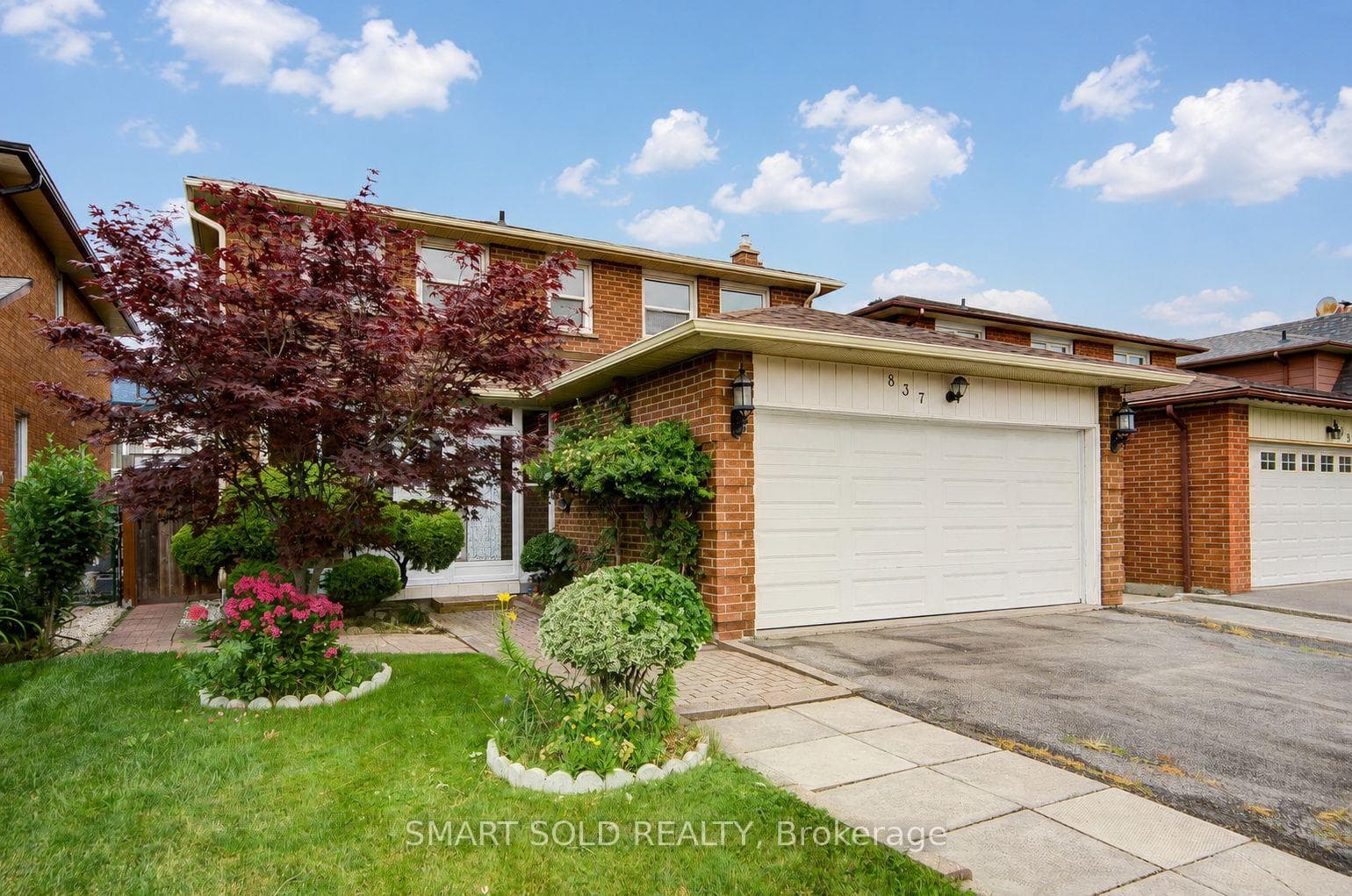 837 Queensbridge Drive photo 2