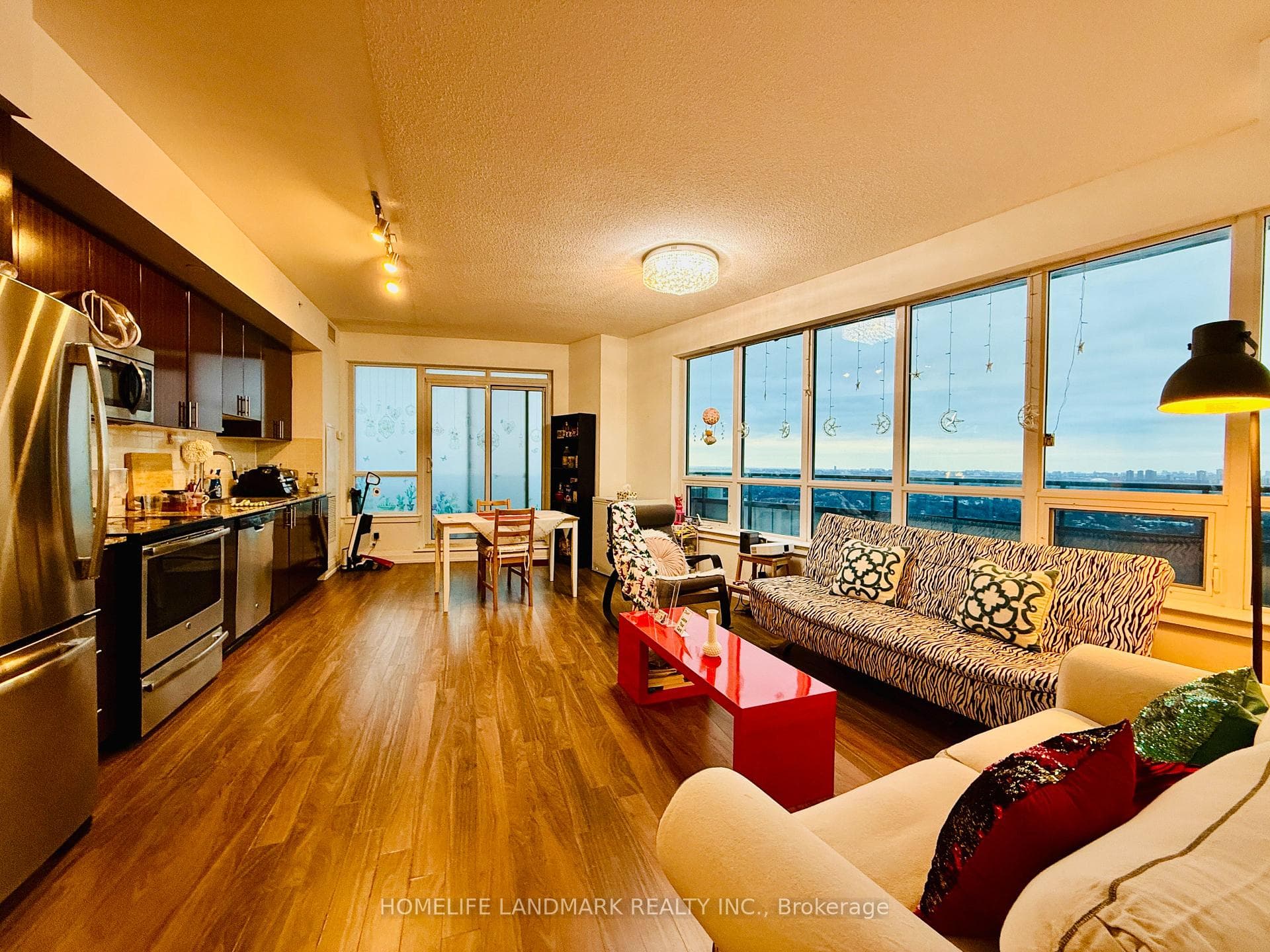 7161 Yonge Street Unit Lph1-15 photo 14