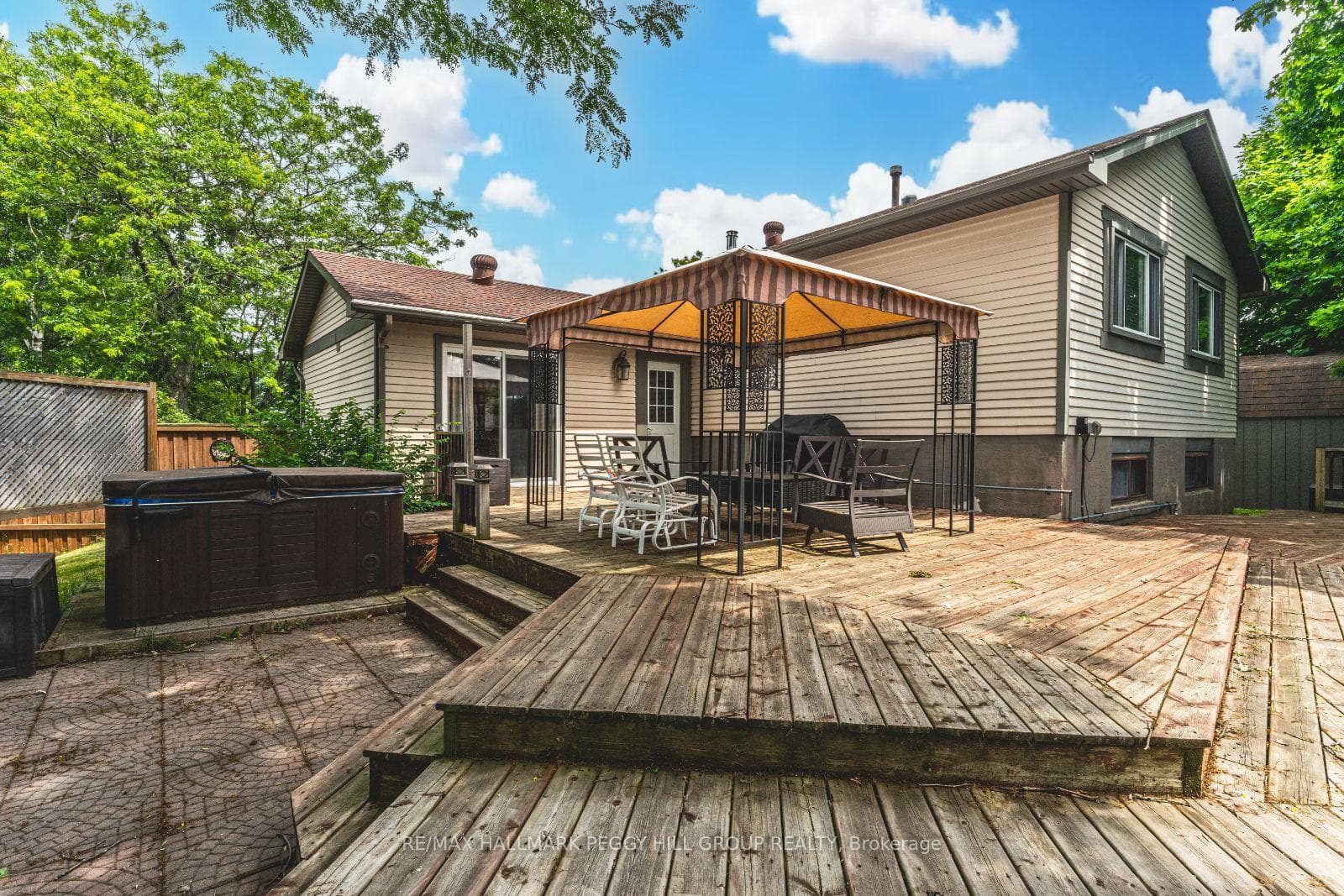 5 Hilderbrand Court photo 23
