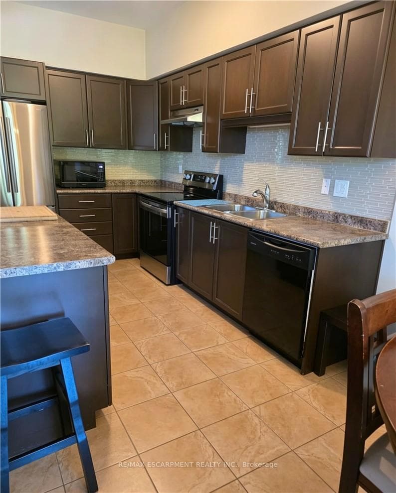 6 Chestnut Drive Unit 9 photo 4