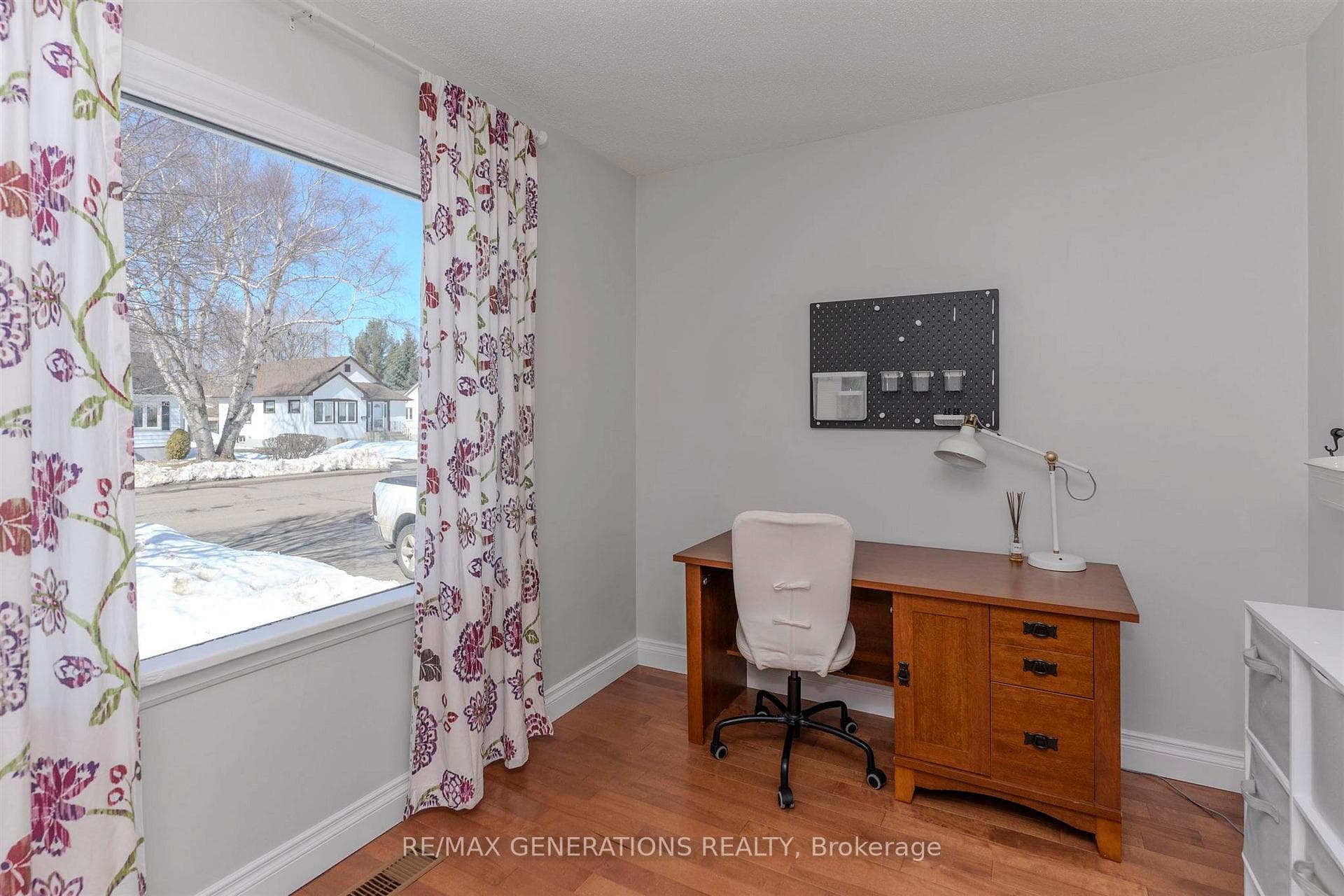 738 Bessie Avenue photo 9