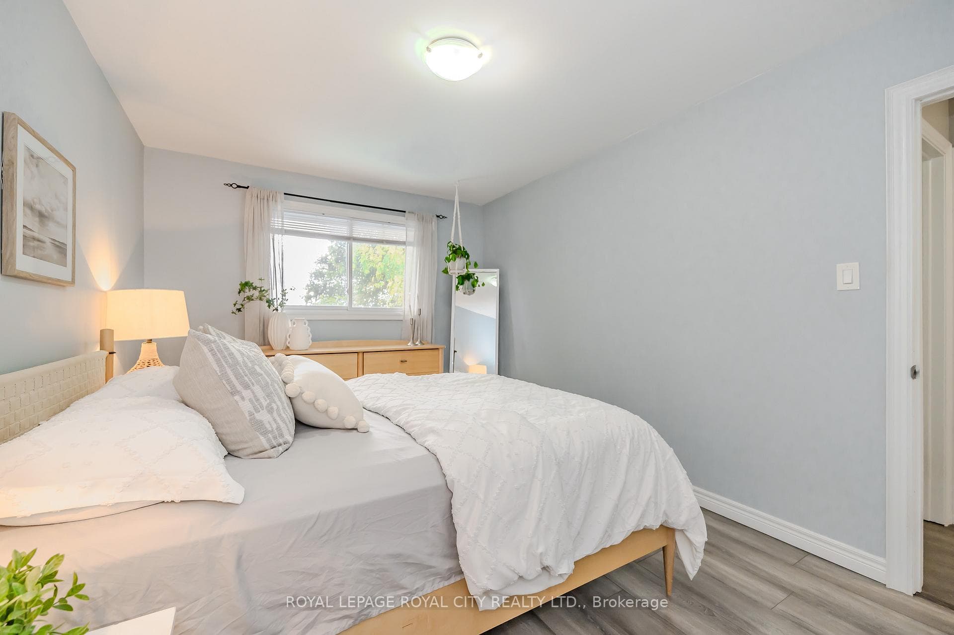 16 Nickolas Crescent photo 21