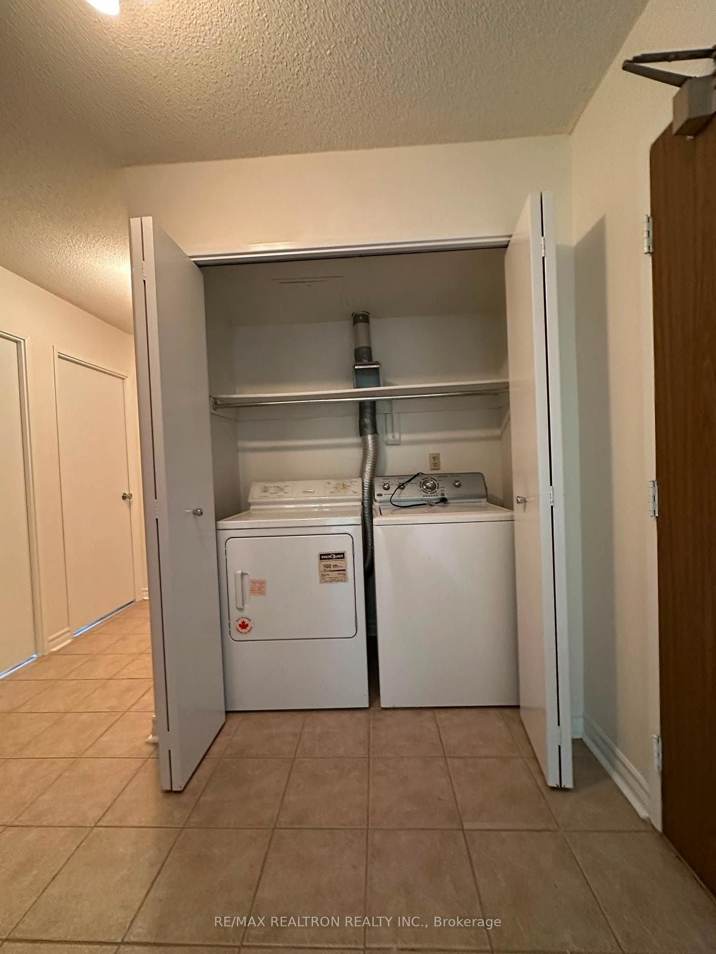 10 Sunrise Avenue Unit 204 photo 11