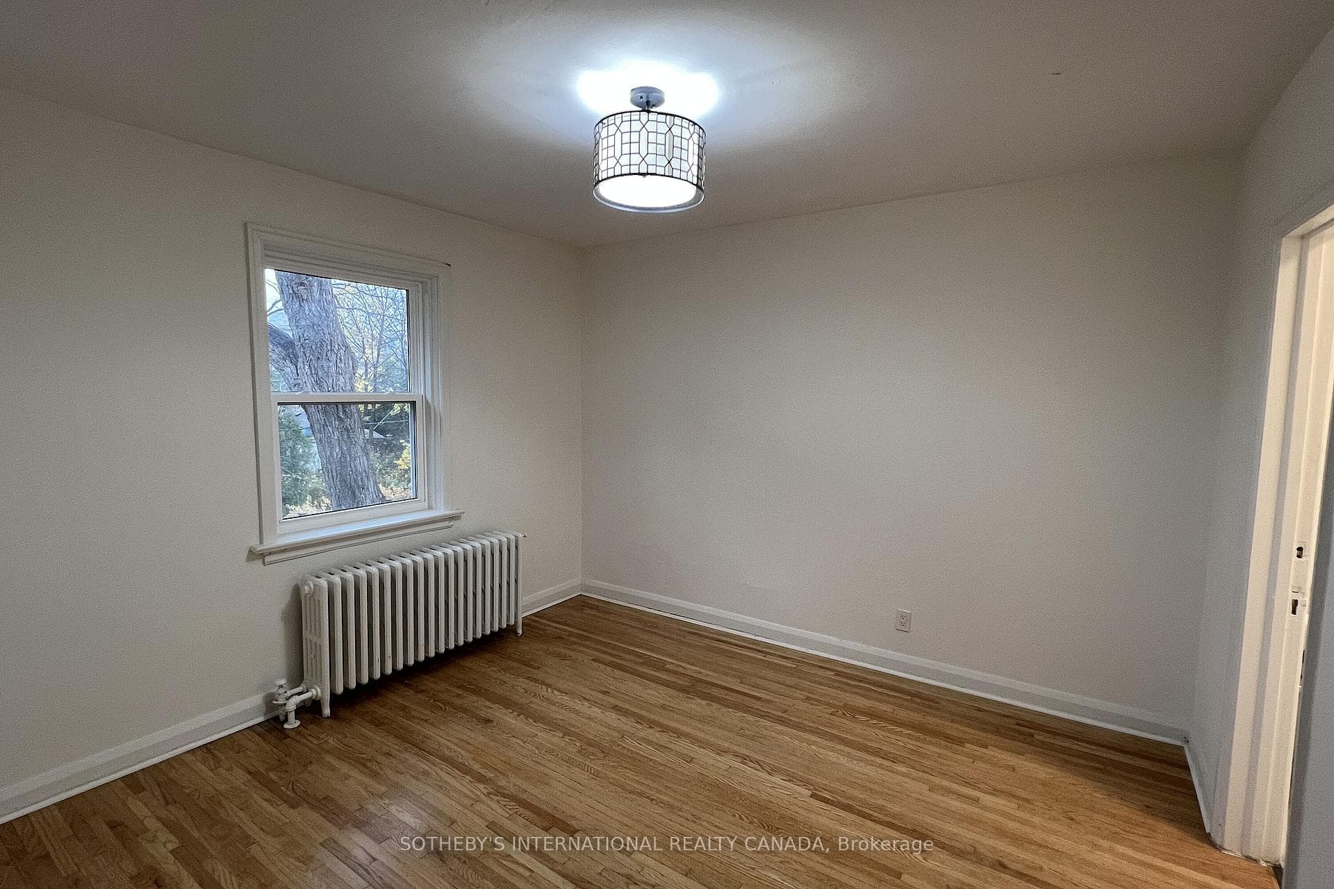 126 Braemar Avenue Unit Upper photo 18