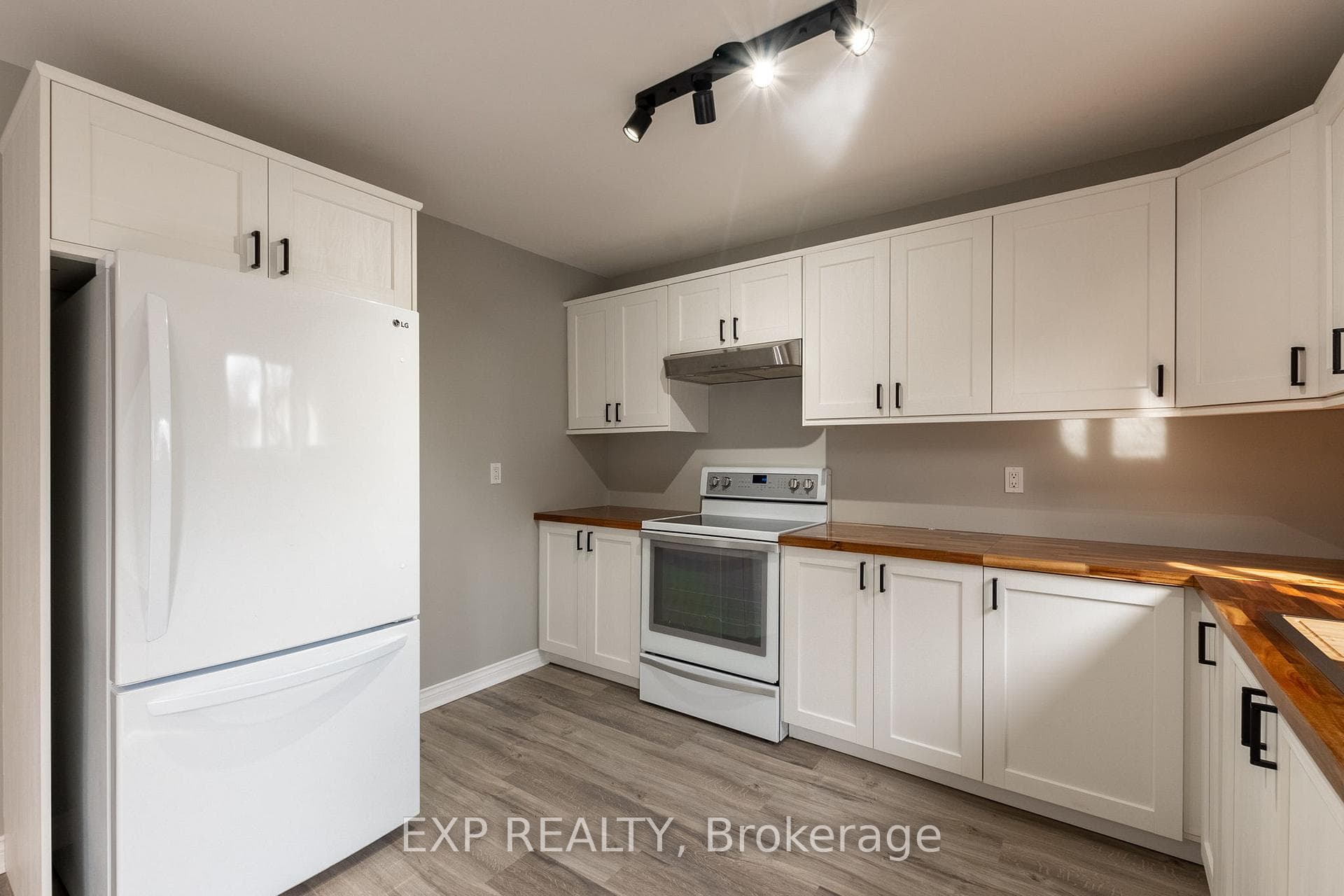 141 Condor Court Unit 4 photo 11