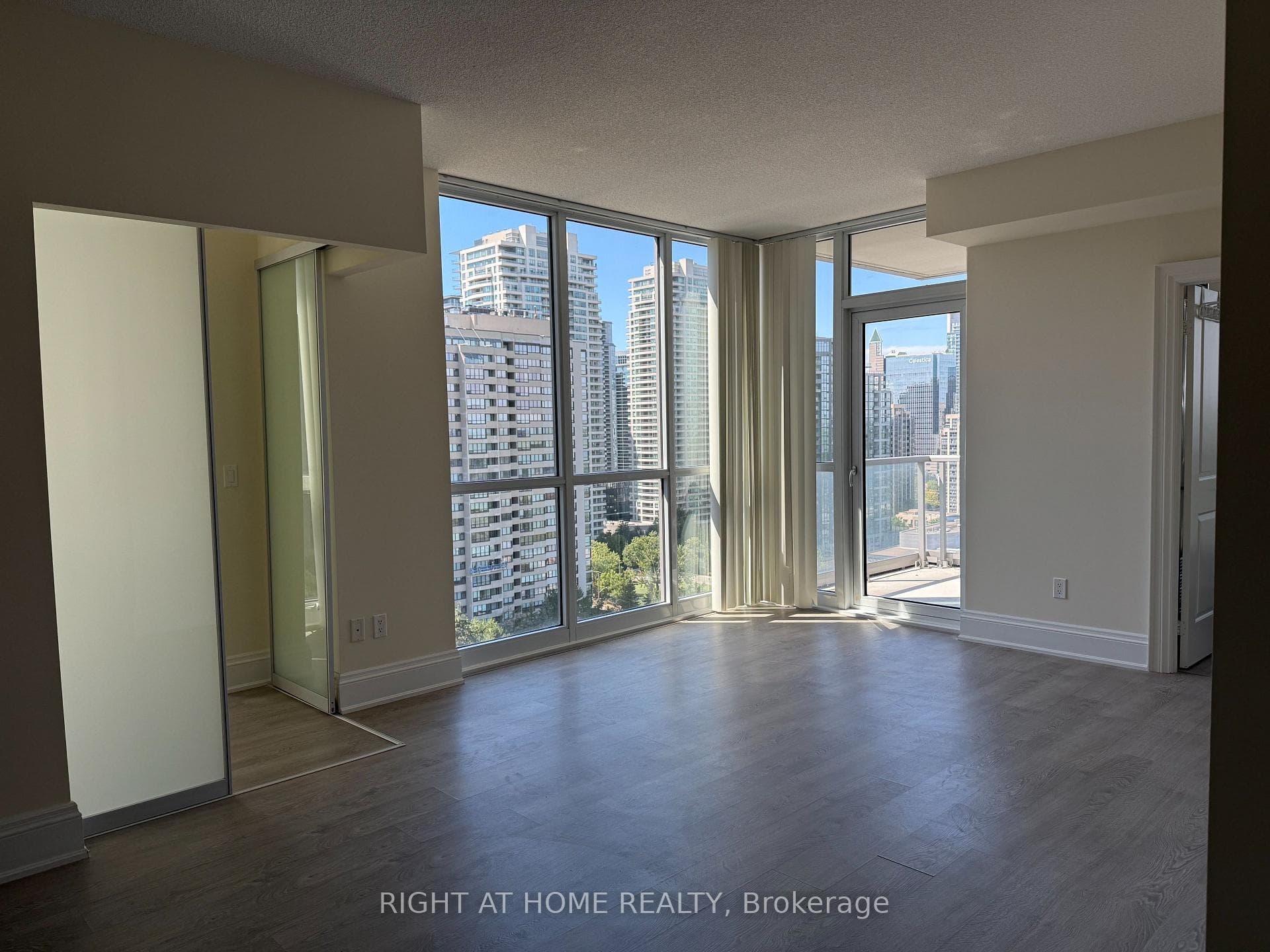 88 Sheppard Avenue Unit 1807 photo 1