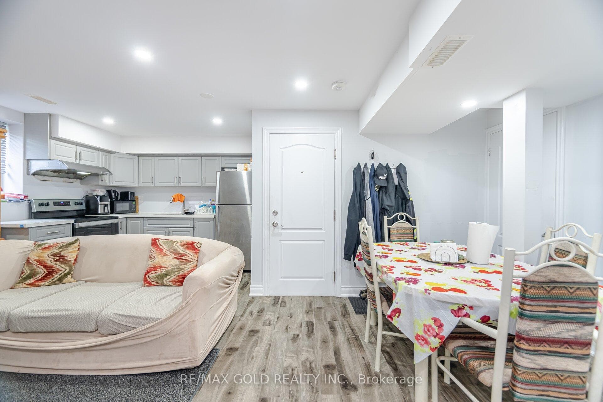54 Ash Hill Avenue photo 37