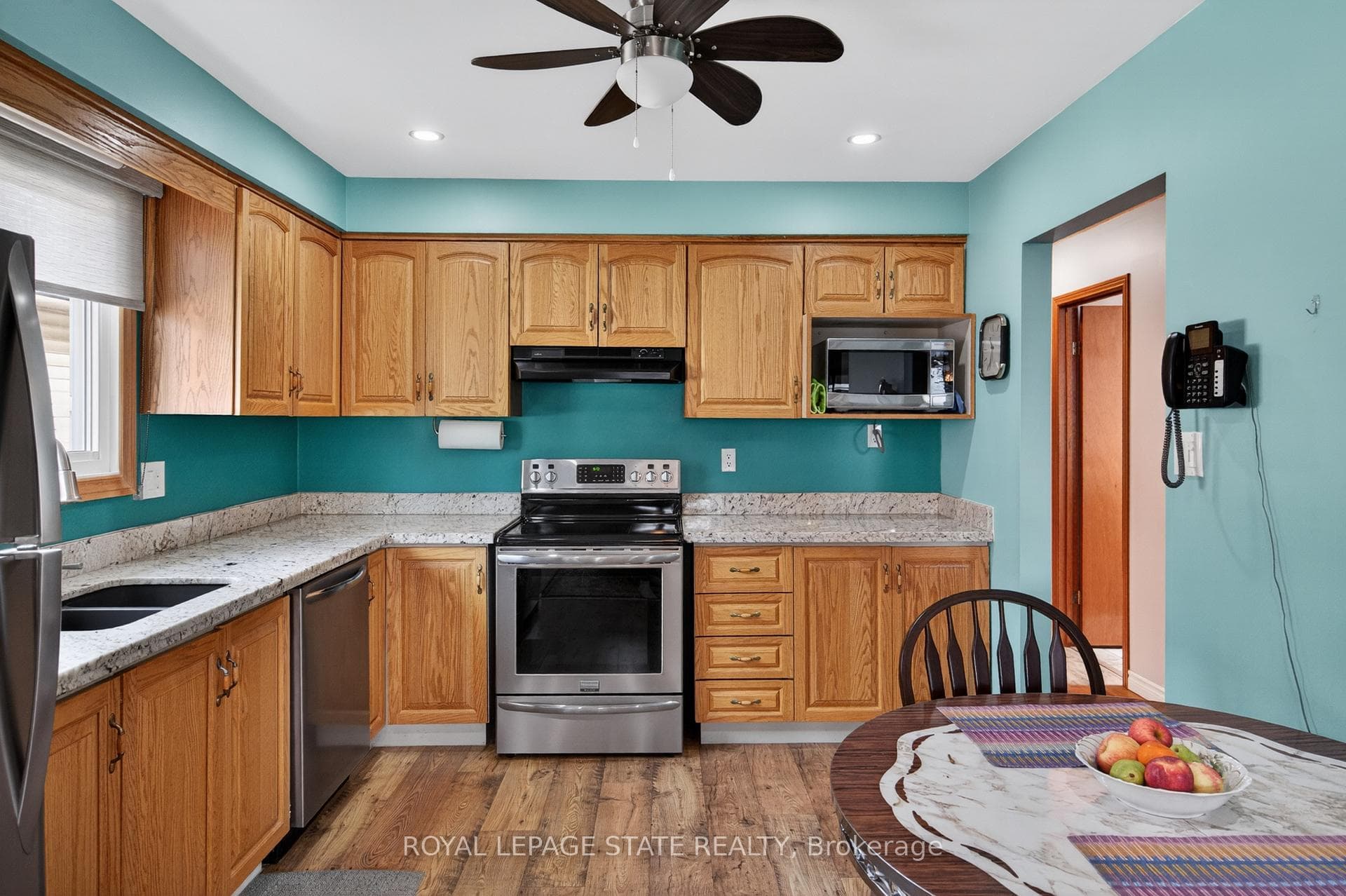 328 MacCrae Drive photo 20