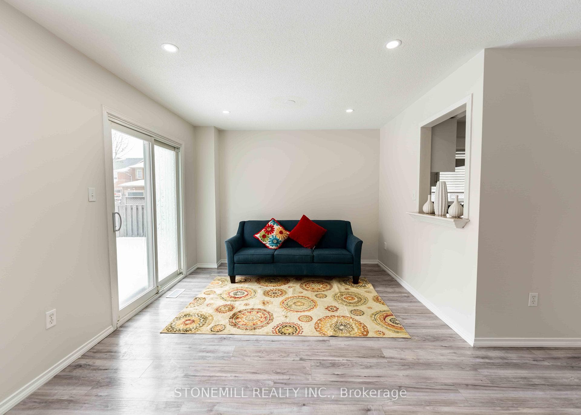 6798 Bansbridge Crescent photo 24