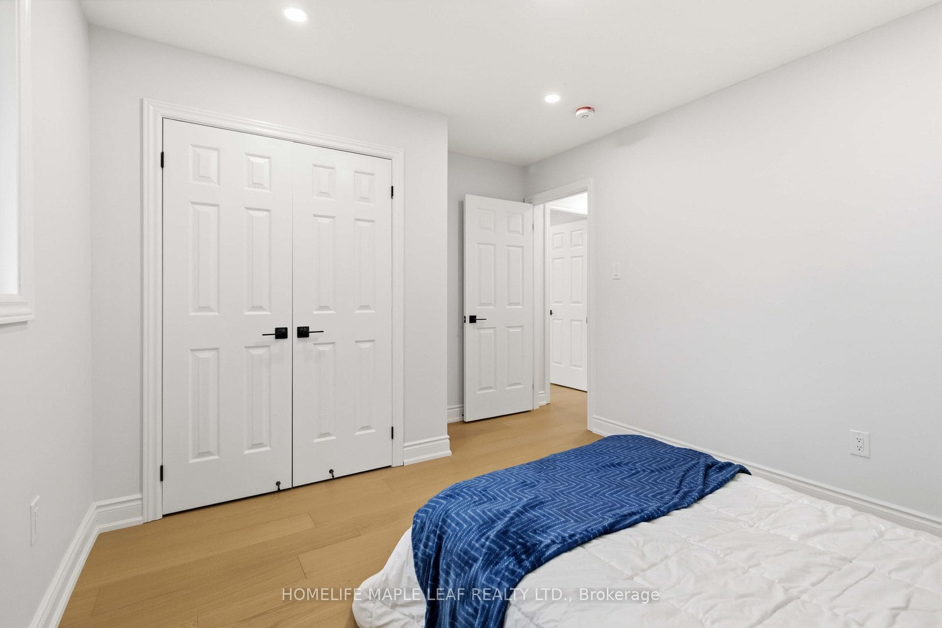 90 Burgby Avenue photo 21