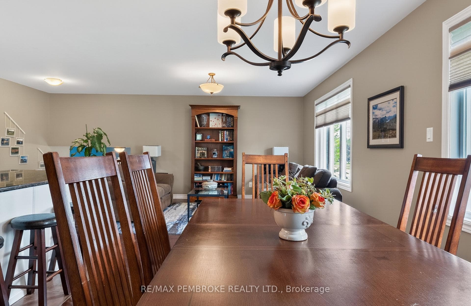 61 Oak Avenue photo 13