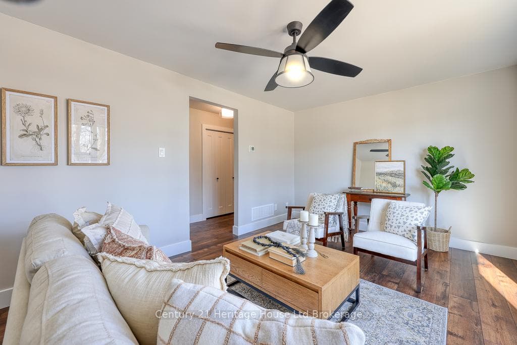 1088 Canfield Crescent photo 9