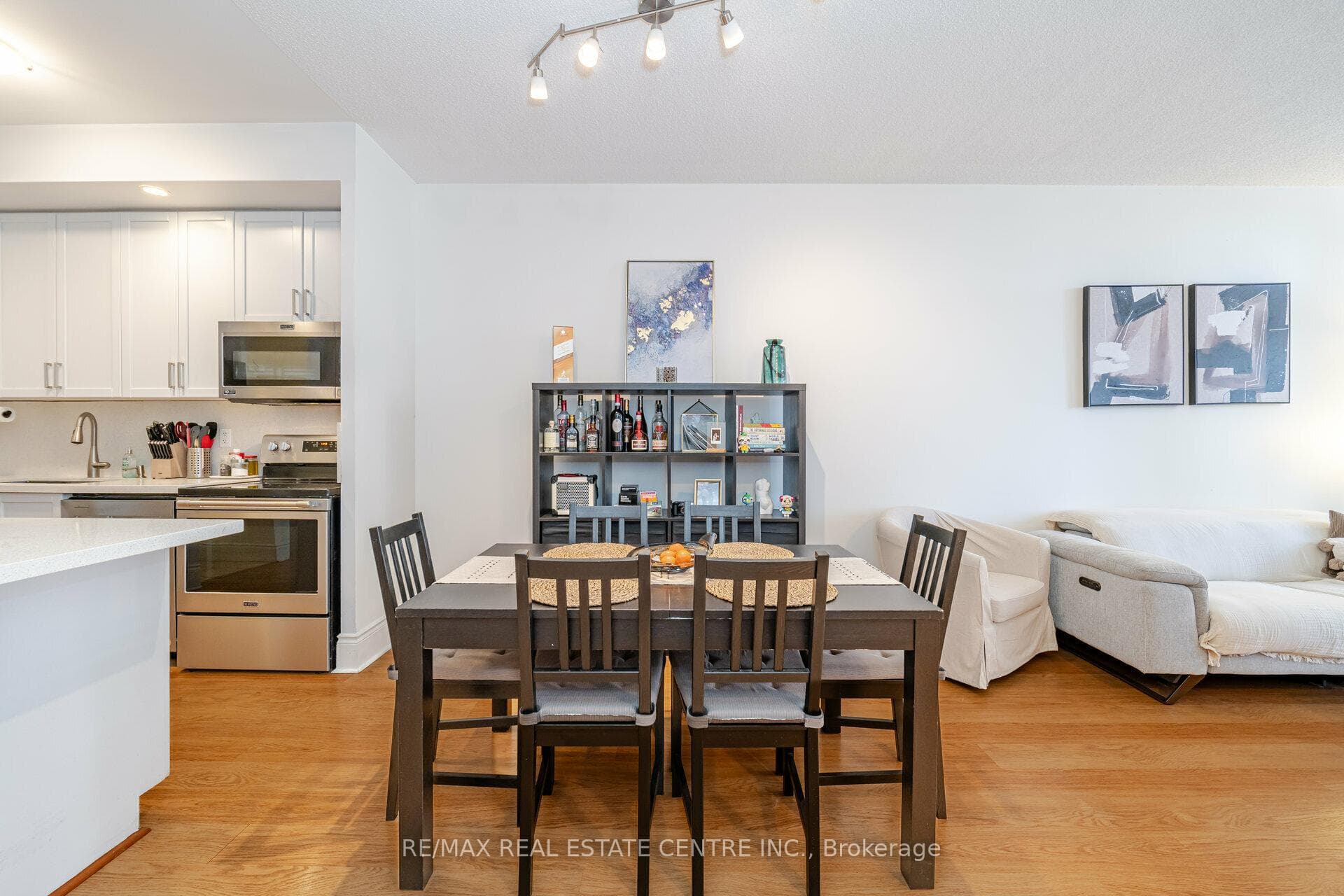 5233 Dundas Street Unit 323 photo 17