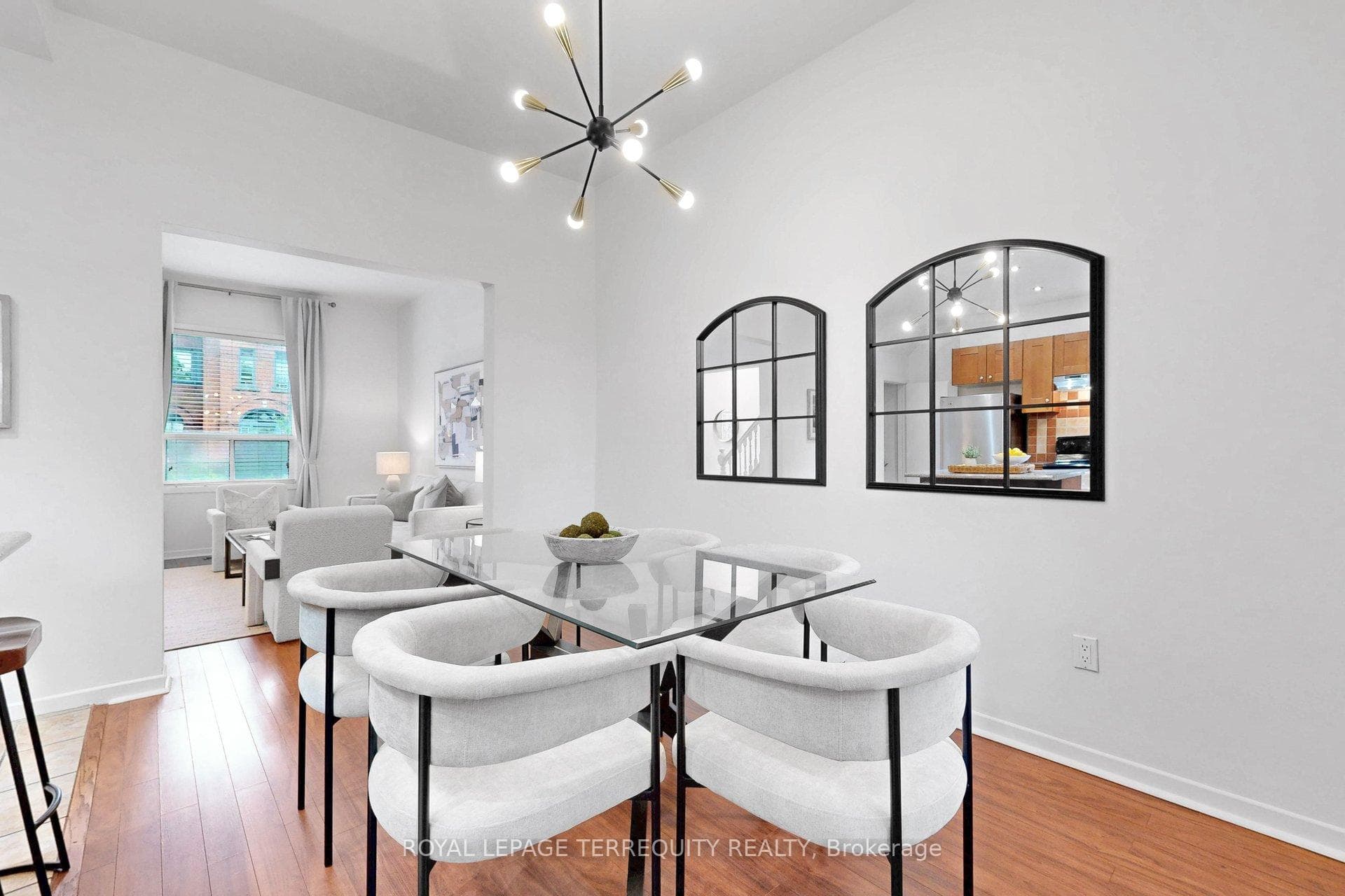 372 St Johns Road photo 8