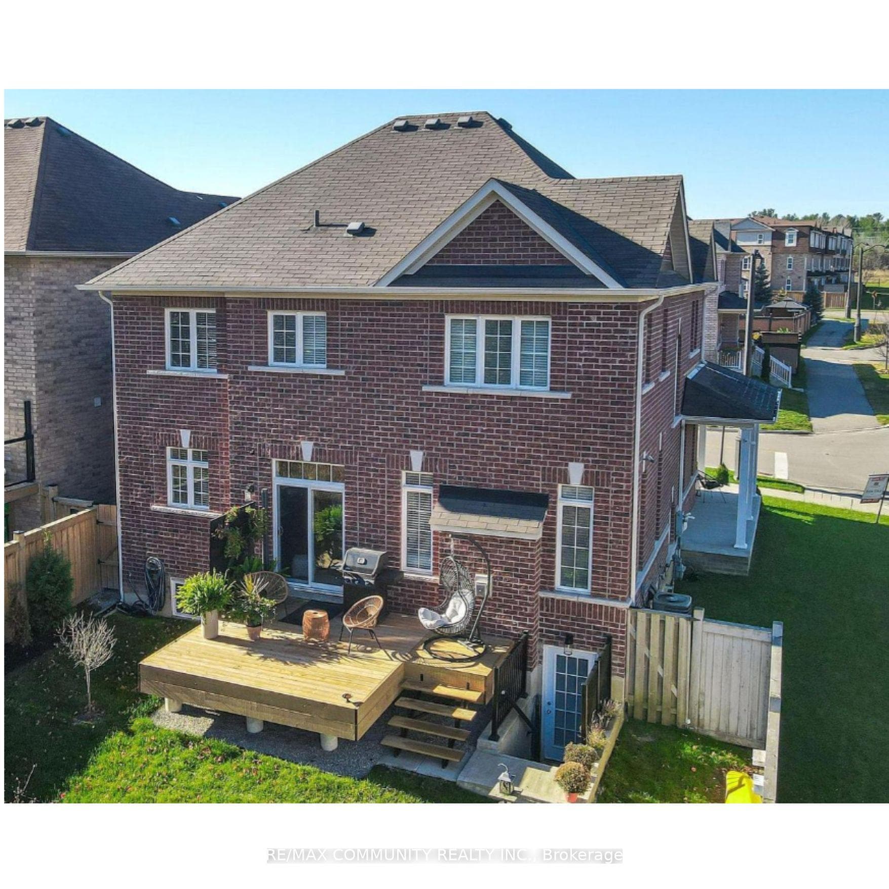 2493 Earl Grey Avenue photo 8