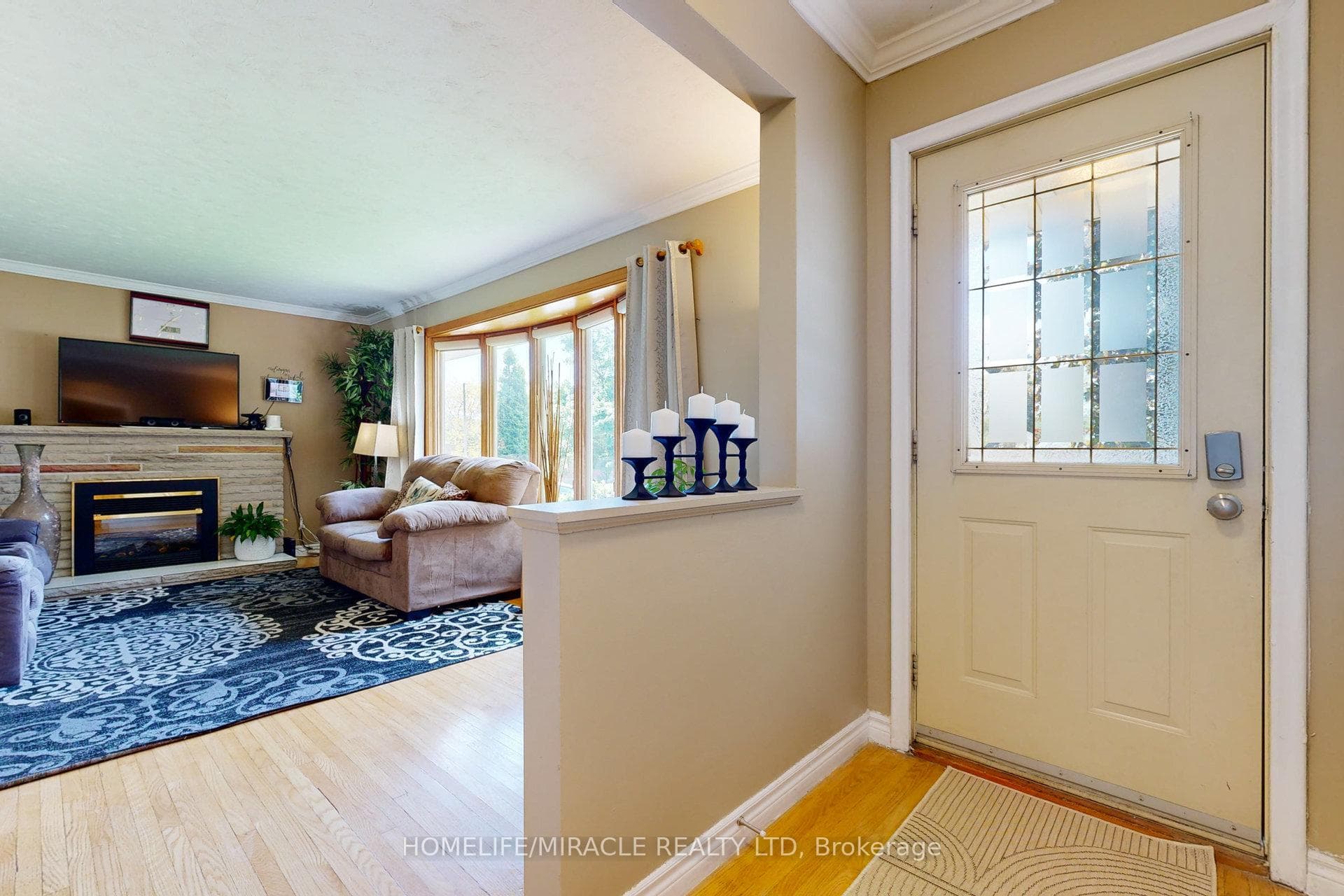743 Law Street photo 4
