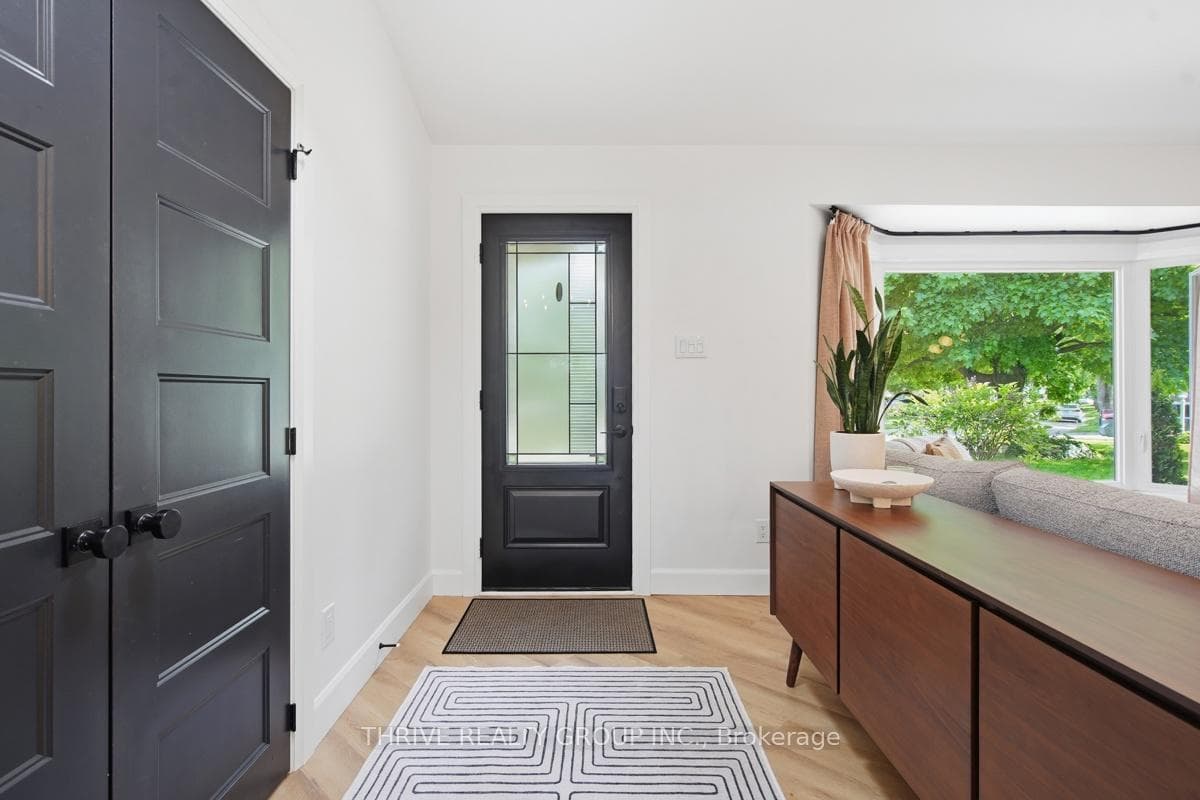 21 Mcgill Place photo 2
