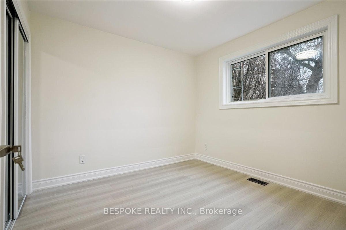 355 Oshawa Boulevard Unit Main photo 16
