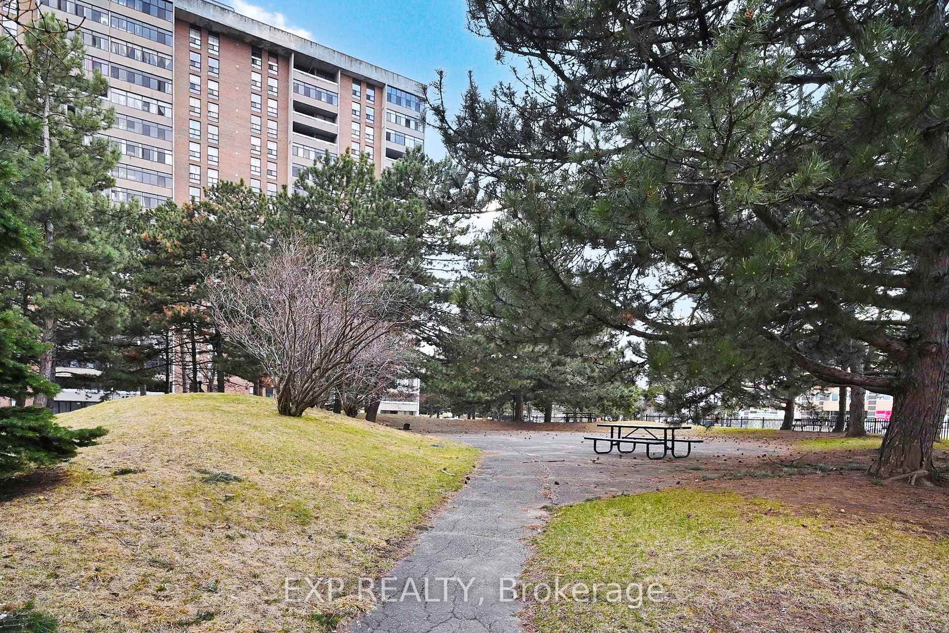 15 Kensington Road Unit 1606 photo 42
