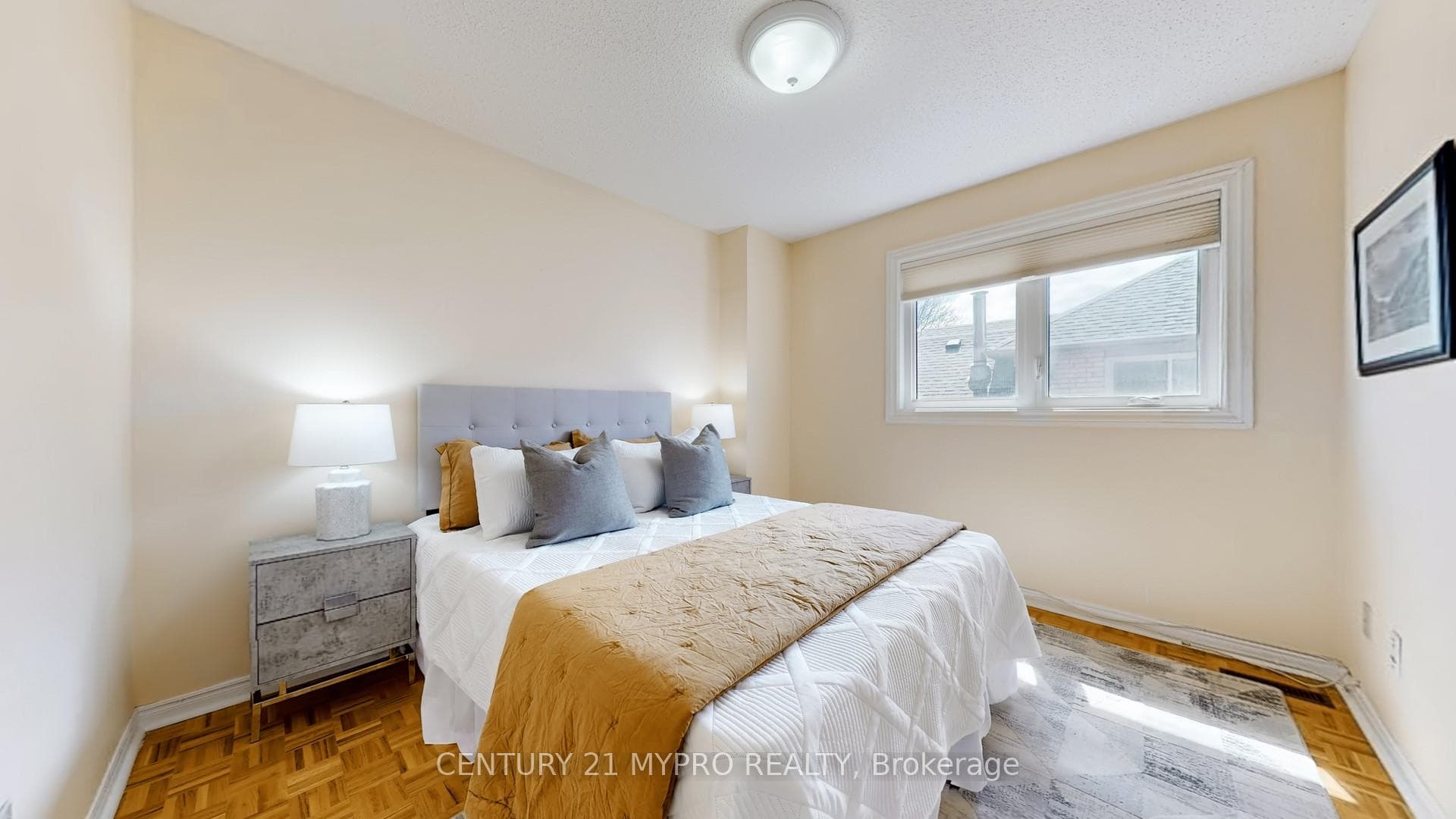 49 Parklawn Crescent photo 22