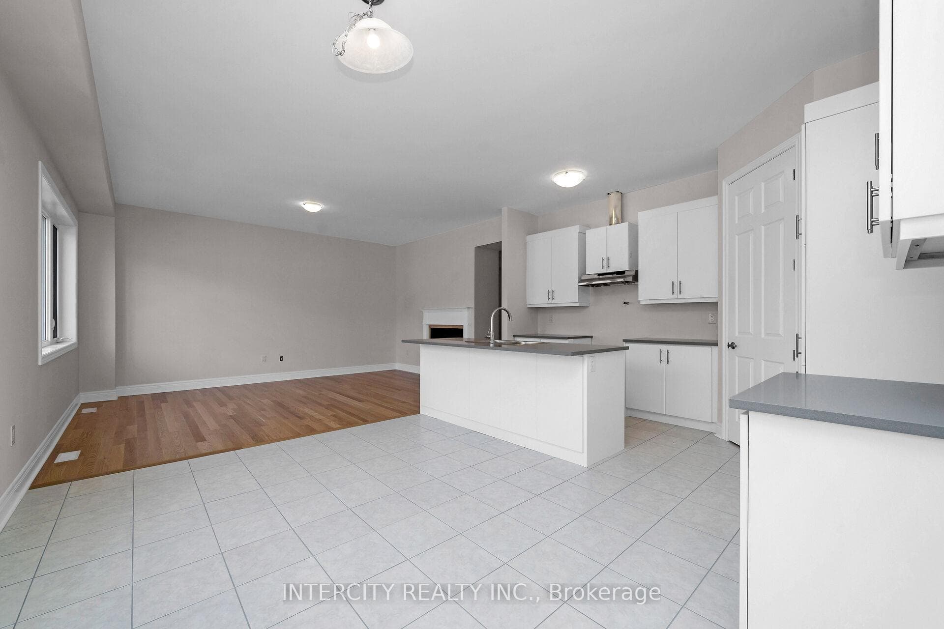 35 Keyworth Crescent photo 14