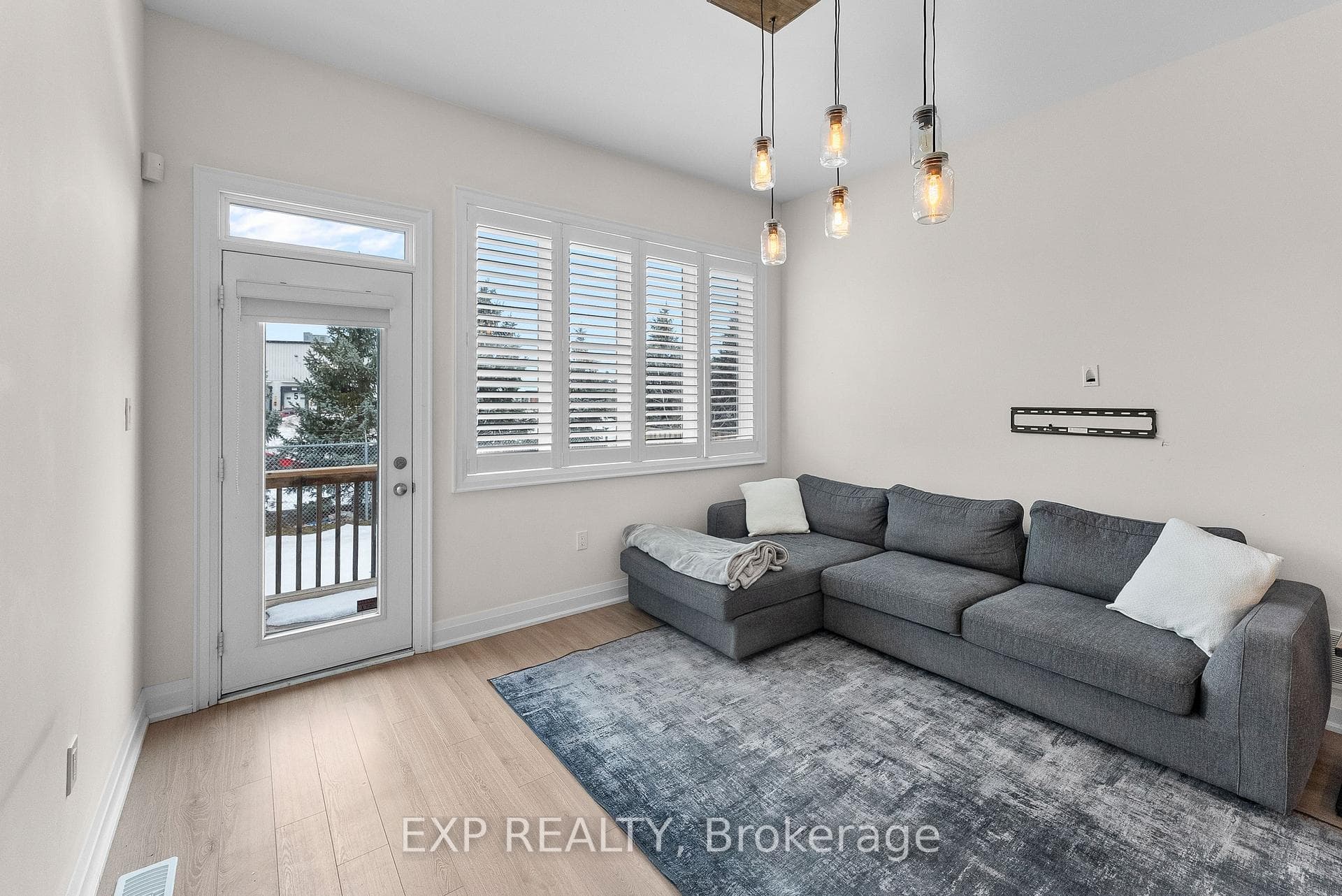 72 Cannery Drive photo 9