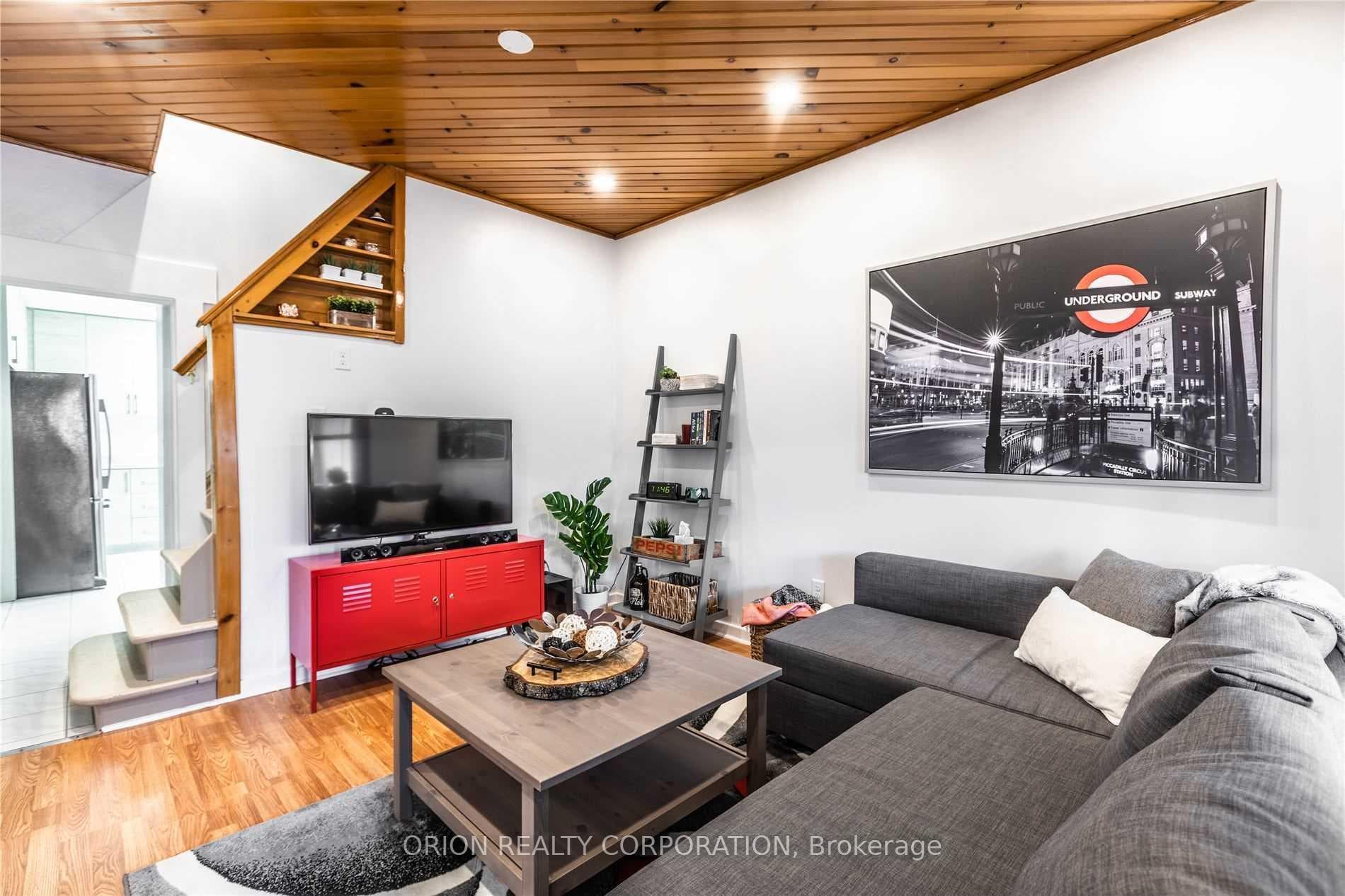 324 Woodfield Road photo 5