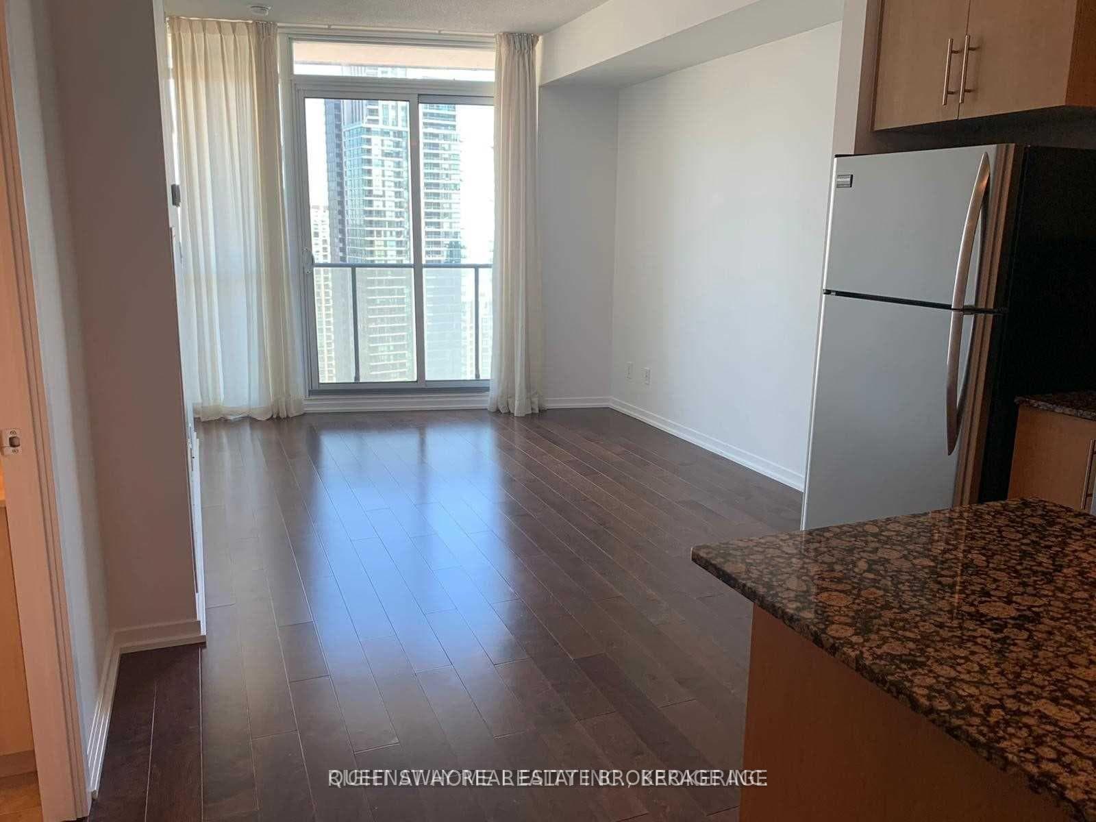 65 Bremner Boulevard Unit 3509 photo 2