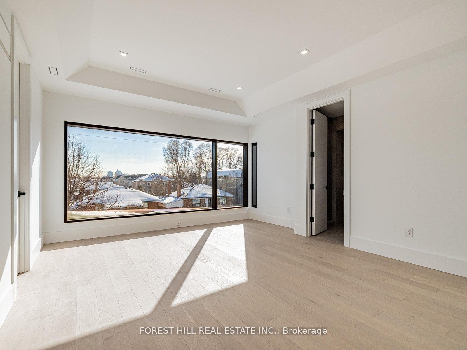 492 Hounslow Avenue photo 22