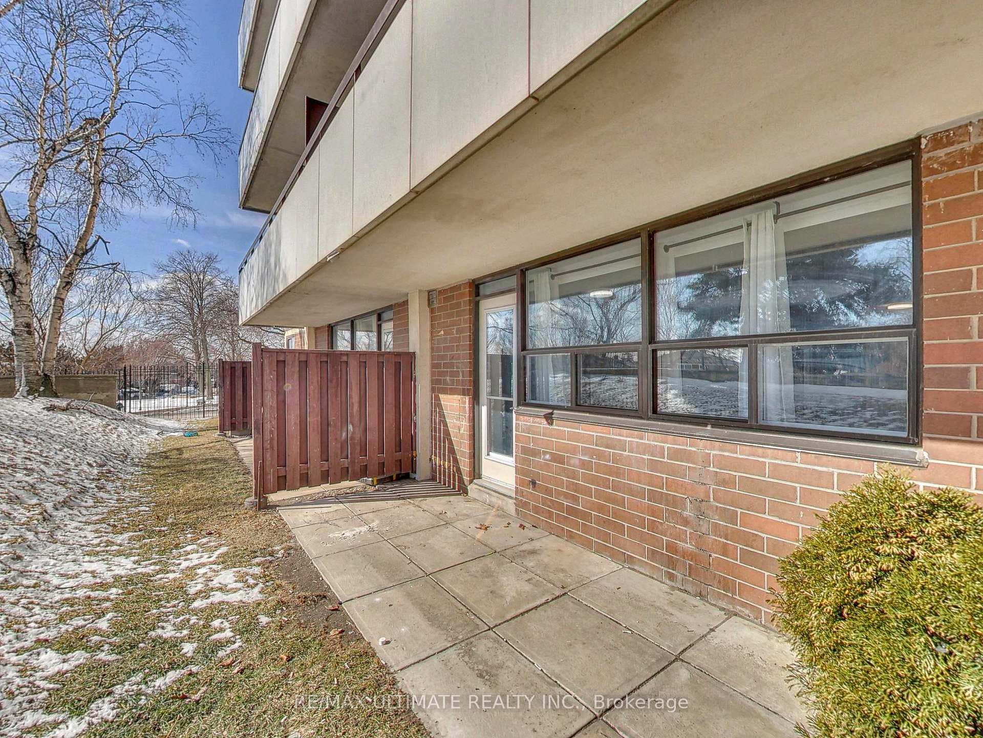 541 Blackthorn Avenue Unit 110 photo 22