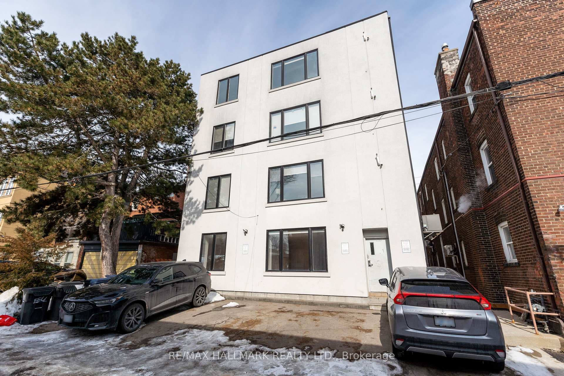 2277 Queen Street Unit 1B photo 1