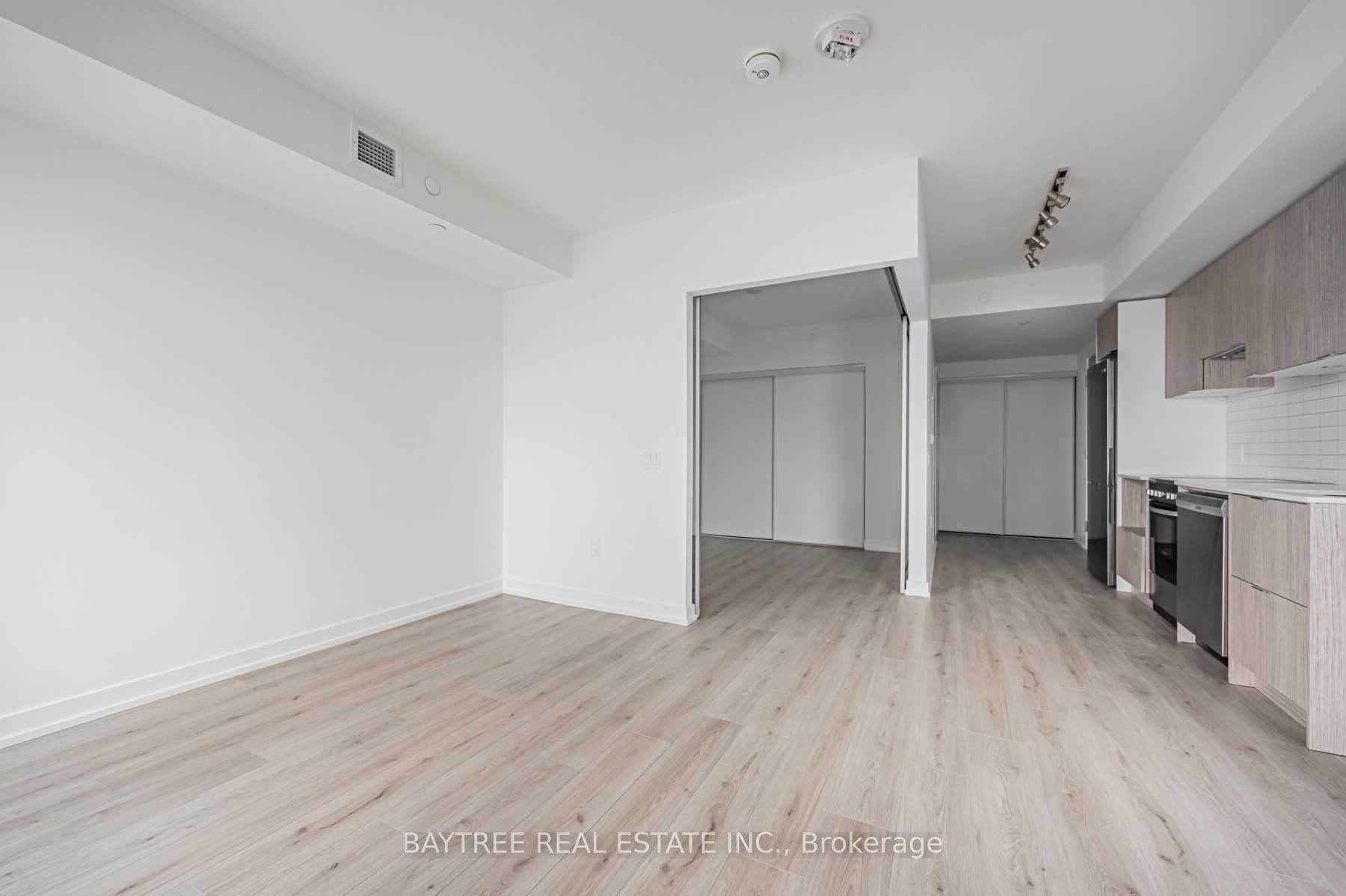395 Bloor Street Unit 1412 photo 6