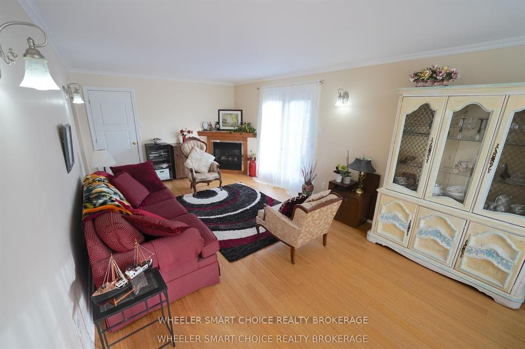 2135 Pitt Street photo 33