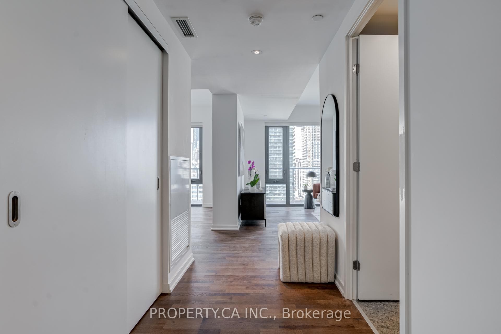 60 Colborne Street Unit 2503 photo 4