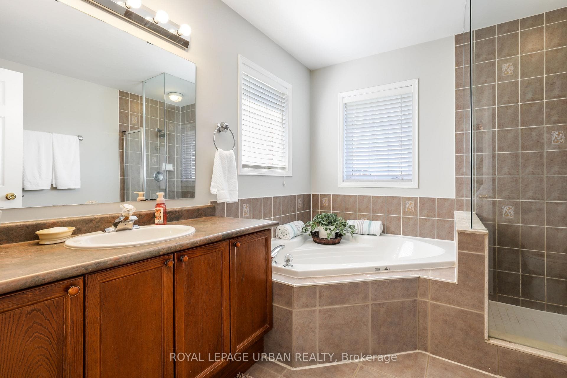 1081 Keswick Court photo 29