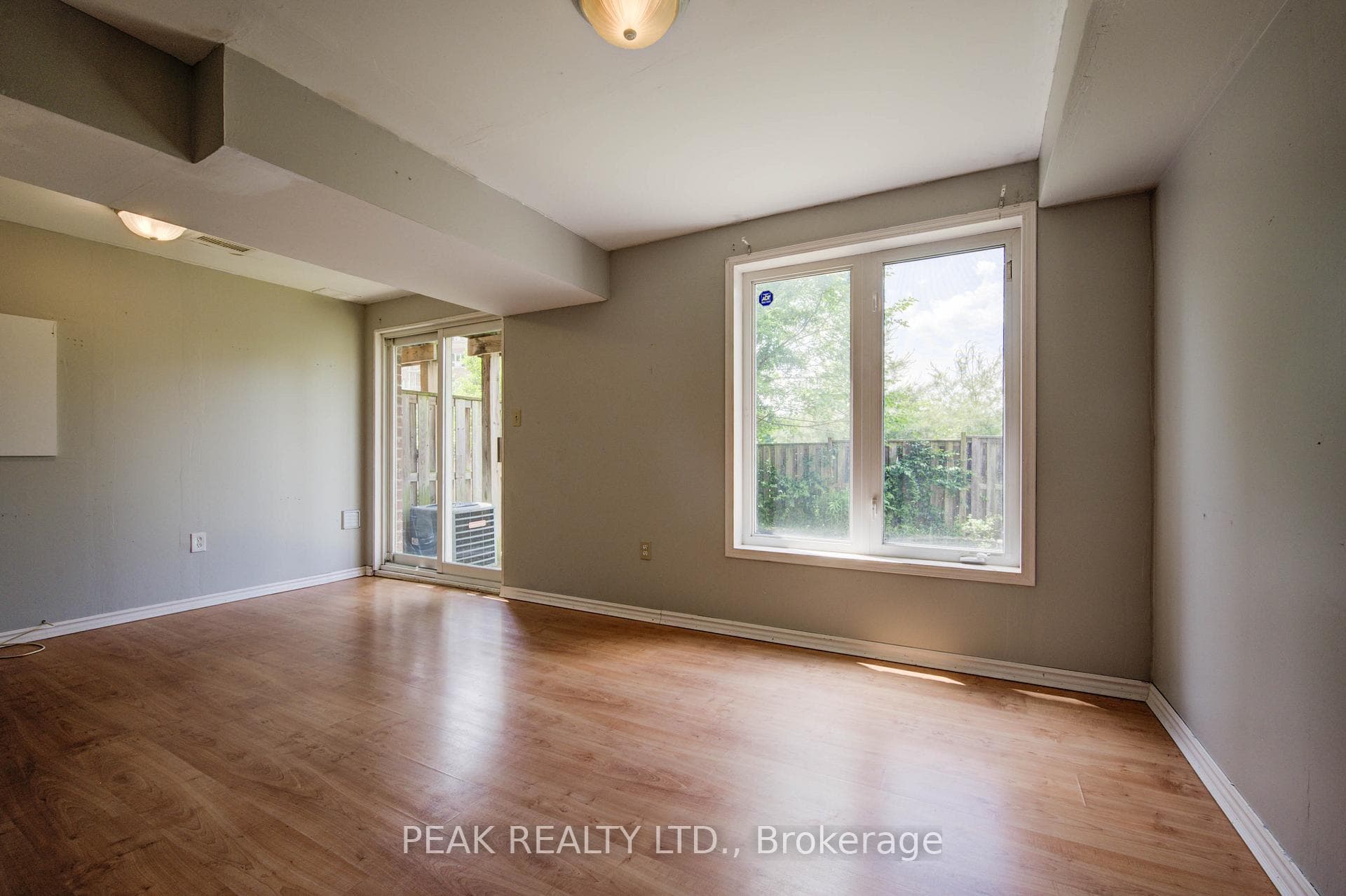 250 Ainslie Street Unit 46 photo 29